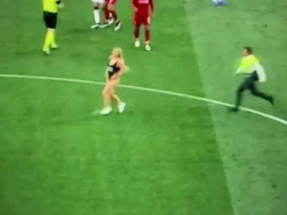 A female streaker charges onto the pitch during Saturday's Champions League final between Liverpool FC and Tottenham Hotspur. (Twitter screengrab) A female streaker charges onto the pitch during Saturday's Champions League final between Liverpool FC and Tottenham Hotspur. (Twitter screengrab)