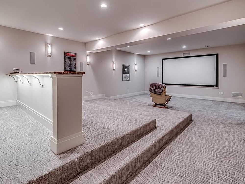 Quirky NHLer Phil Kessel has a few quirks in his home, like this single-seat home theatre. (REALTOR.COM)