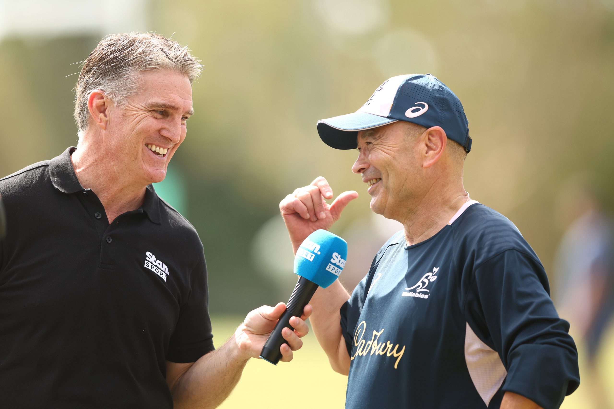 Tim Horan speaks with Wallabies coach Eddie Jones.