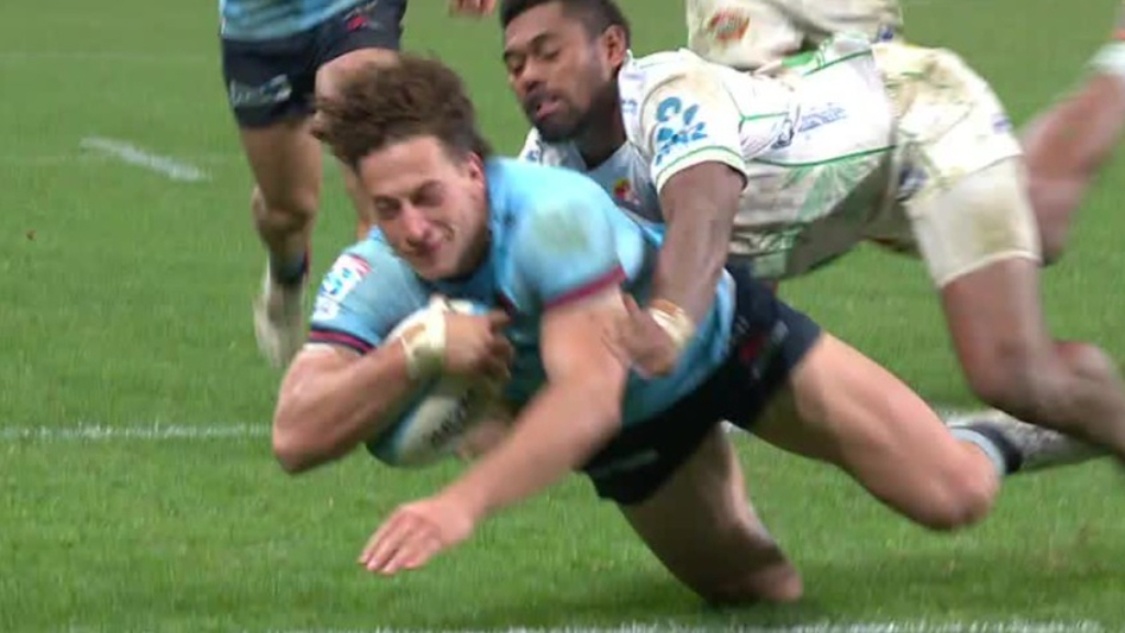 Nawaqanitawase and Walton combine for epic try