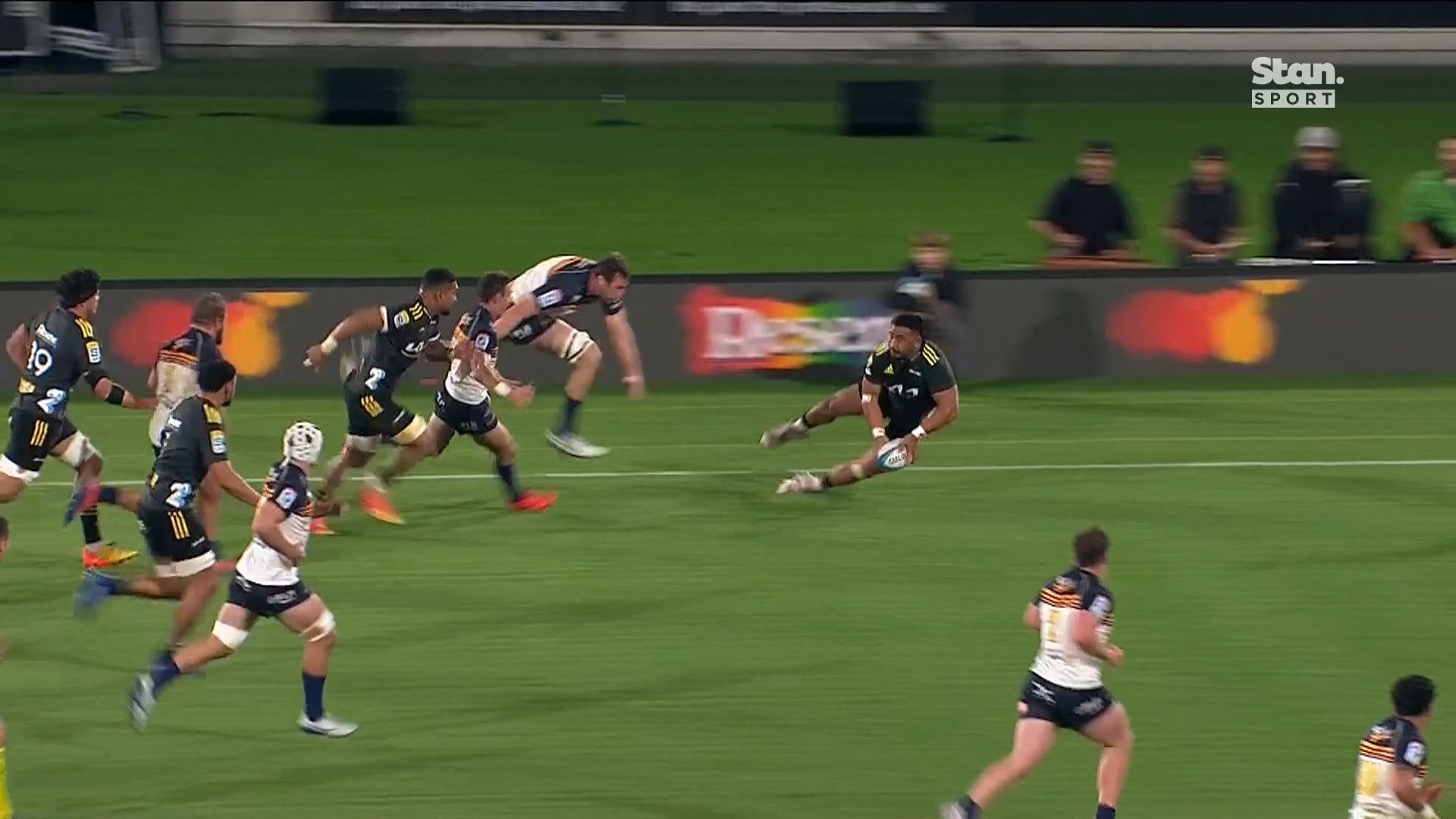 Hurricanes captain scores after deft off-load