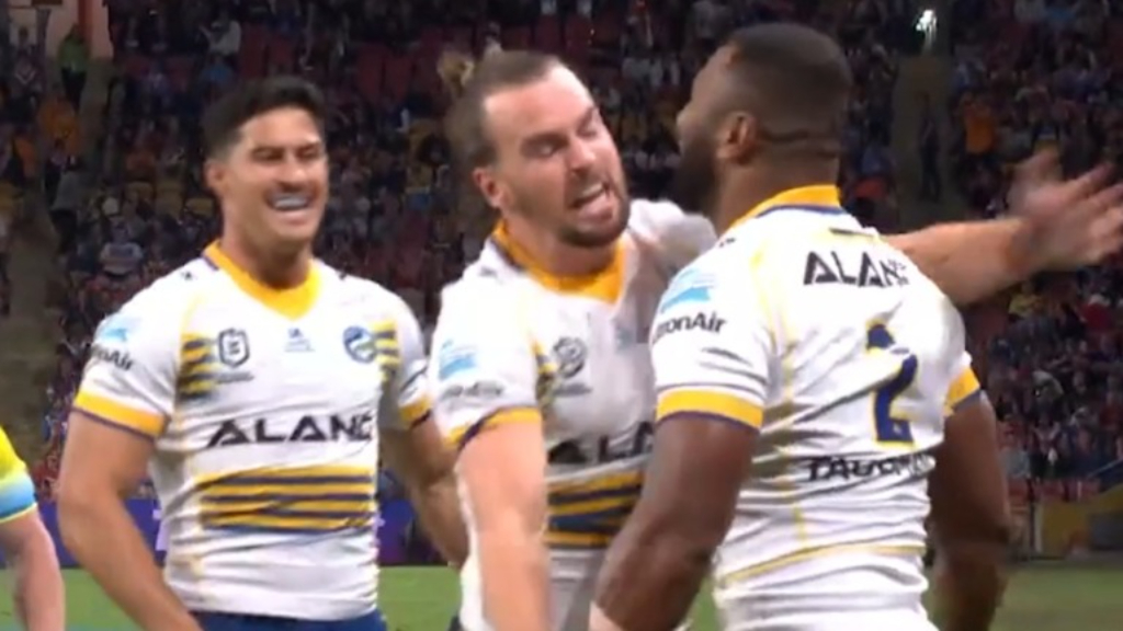 Eels stroll over with ease