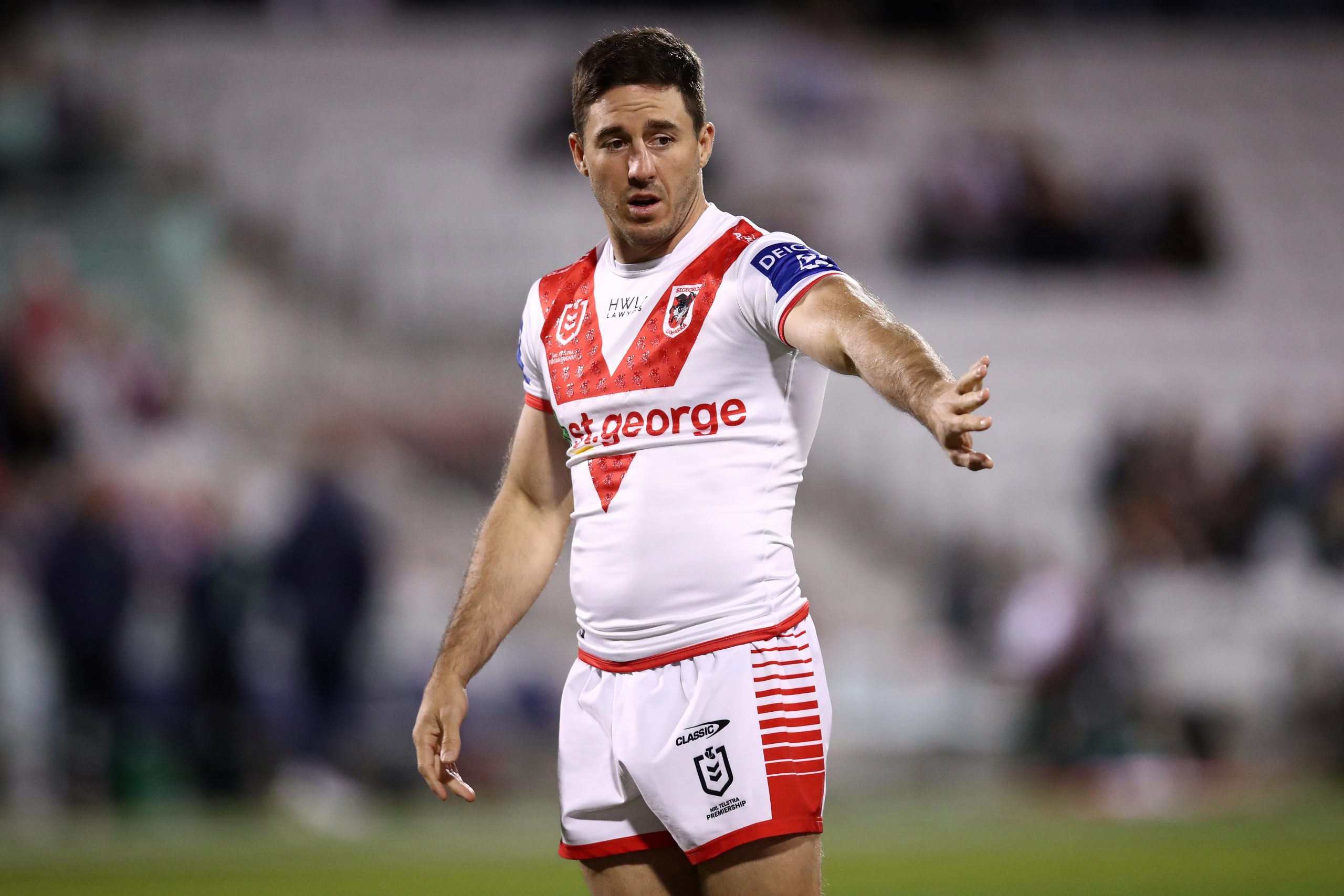 WOLLONGONG, AUSTRALIA - JUNE 23:  Ben Hunt of the Dragons warms up before the round 17 NRL match between St George Illawarra Dragons and New Zealand Warriors at WIN Stadium on June 23, 2023 in Wollongong, Australia. (Photo by Jason McCawley/Getty Images)