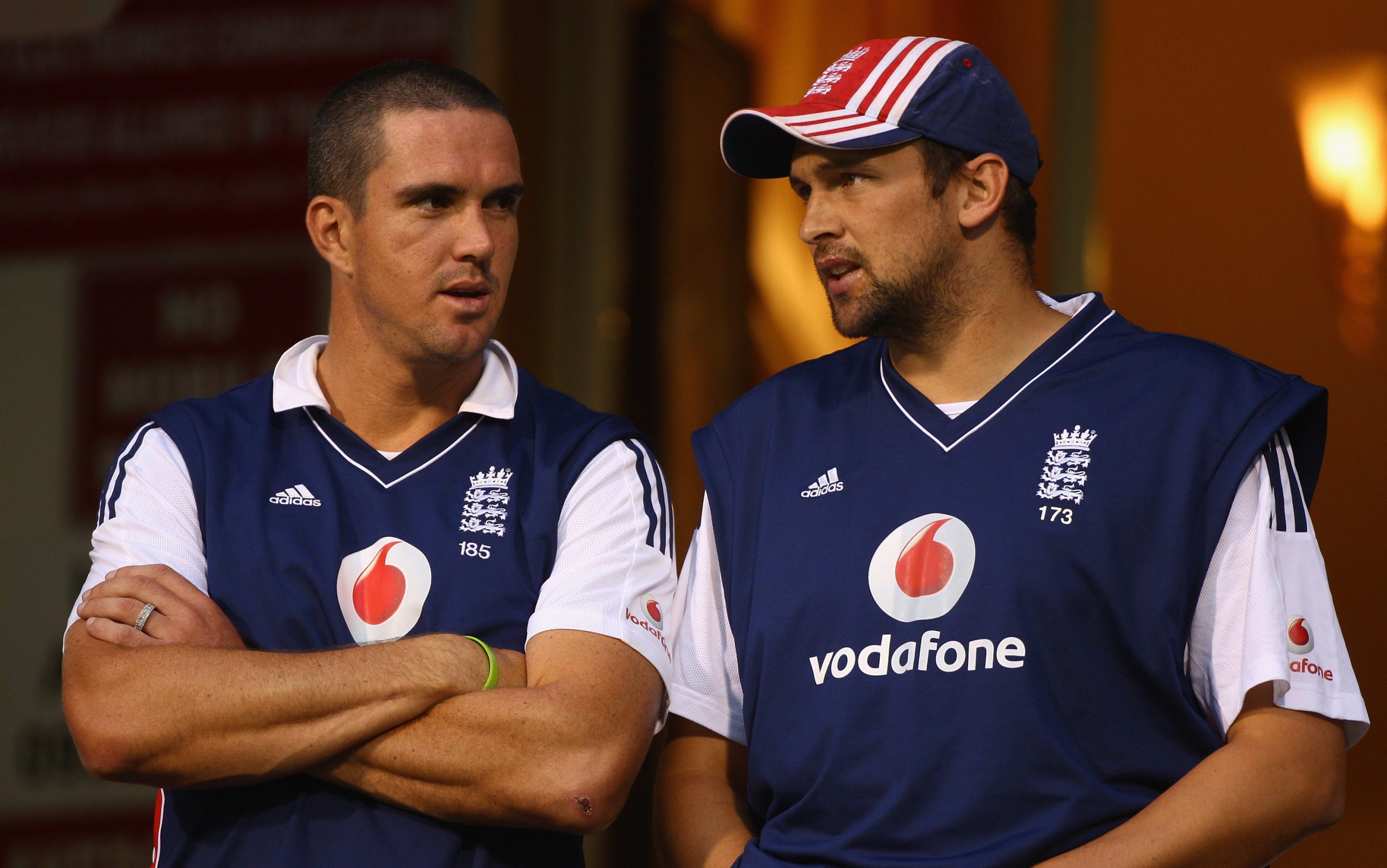 Kevin Pietersen (left) and Steve Harmison in 2008 during a nets session.