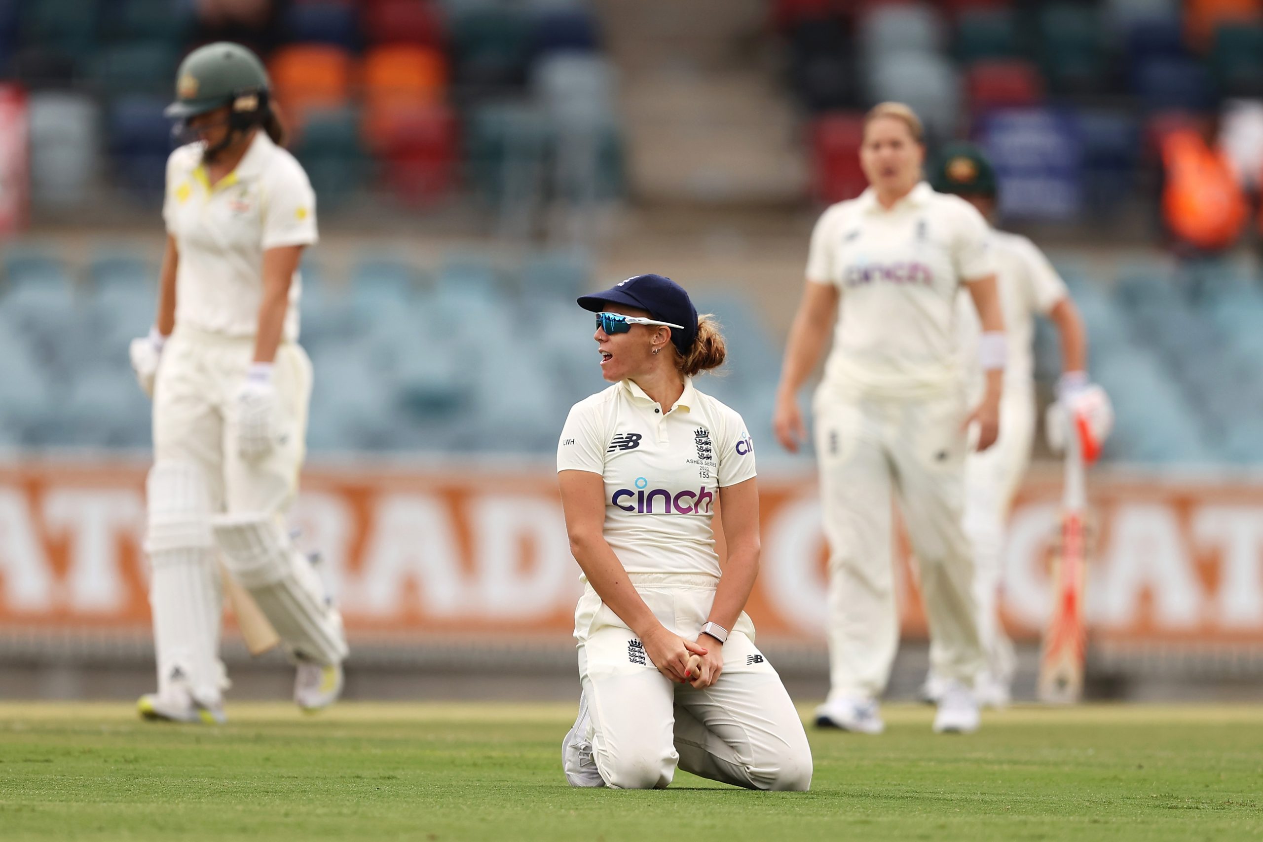 Players from Australia and England appeared confused as the fire alarm was set off at Manuka Oval on day 4 of the Women's Ashes Test.