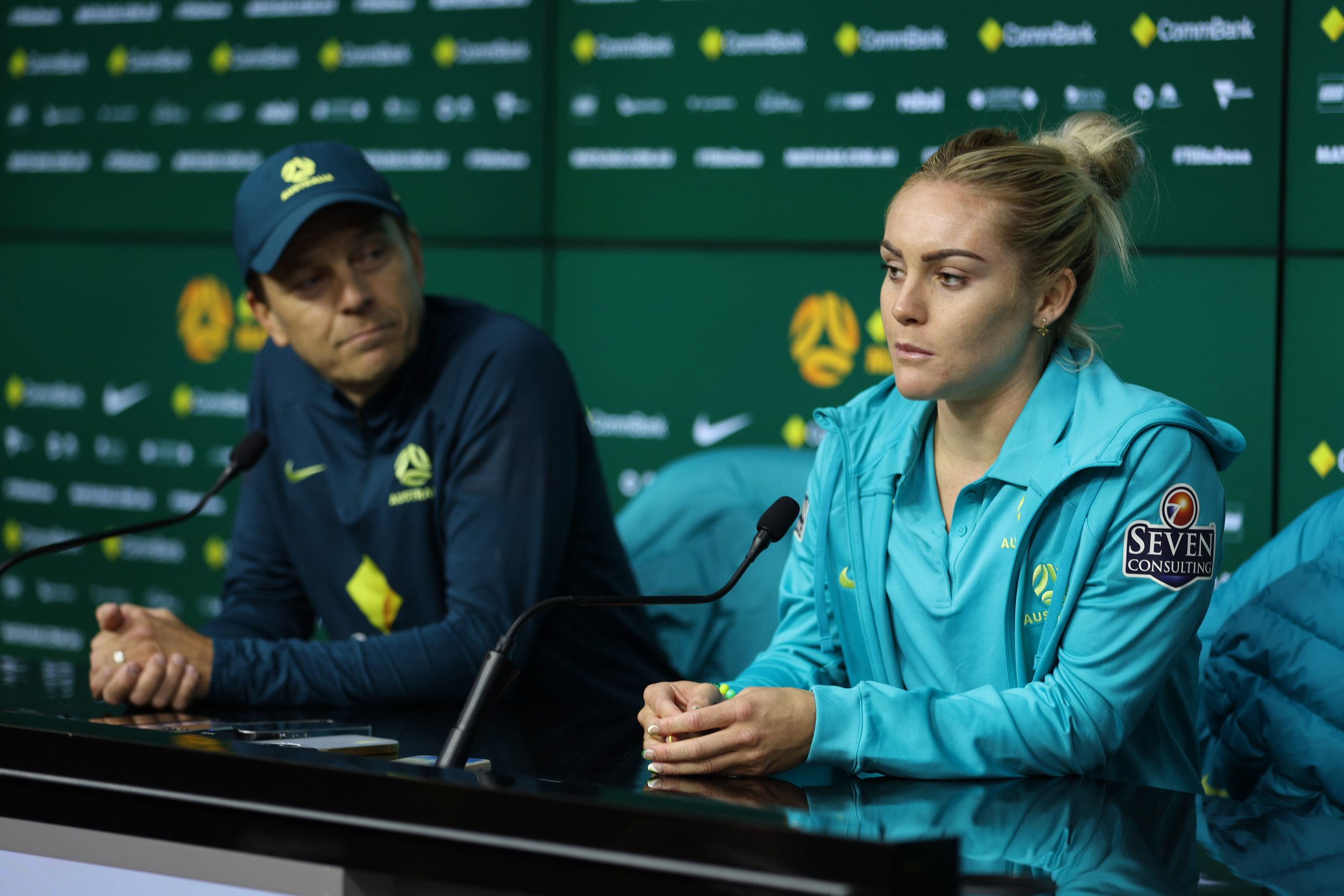 MELBOURNE, AUSTRALIA - JULY 13: Matildas head coach Tony Gustavsson and Ellie Carpenter of the Matildas are seen during an Australia Matildas Training session at Marvel Stadium on July 13, 2023 in Melbourne, Australia. (Photo by Robert Cianflone/Getty Images)