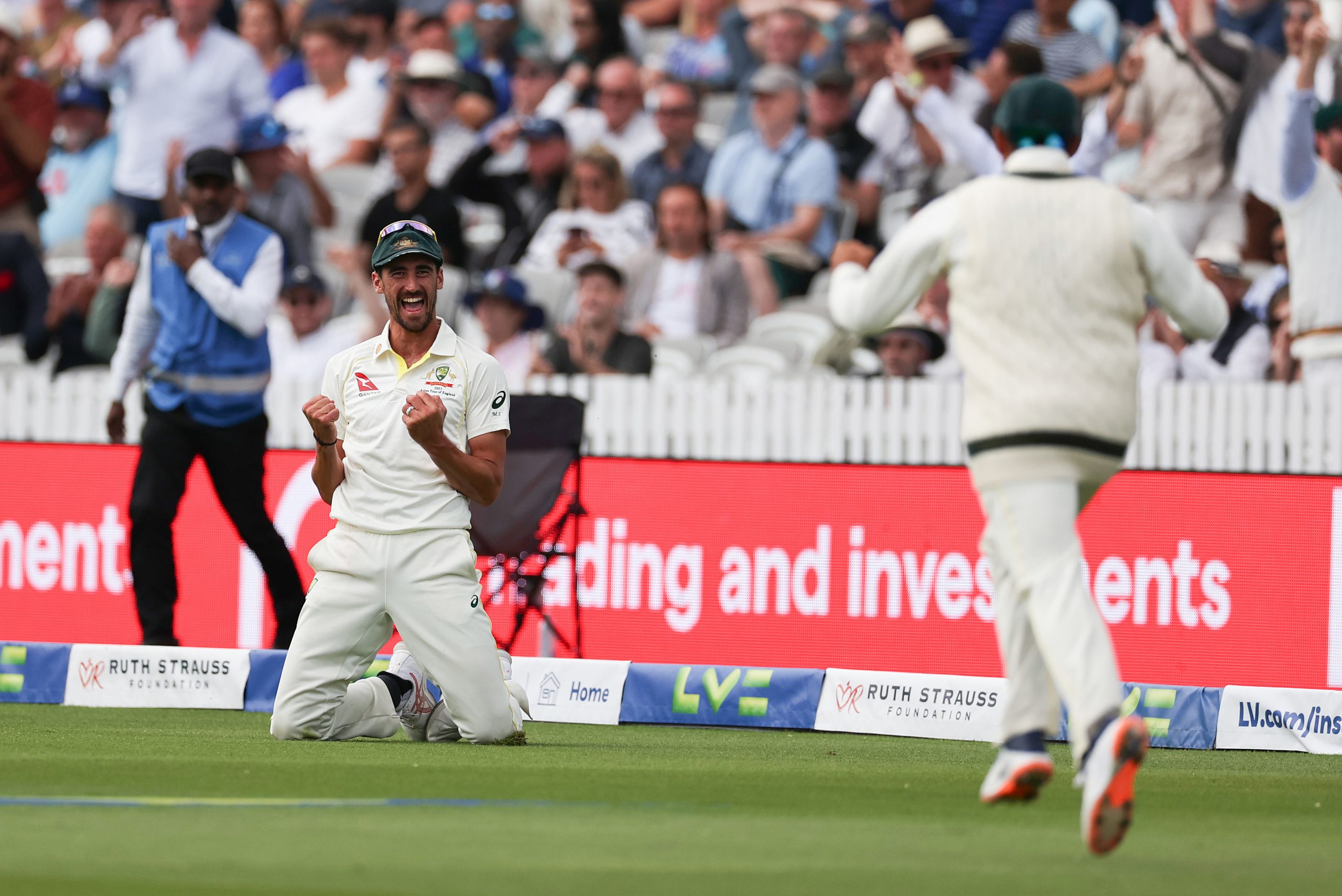 LONDON, ENGLAND - JULY 01: Mitchell Starc of Australia reacts before his catch to dismiss Ben Duckett of England was ruled not out during Day Four of the LV= Insurance Ashes 2nd Test match between England and Australia at Lord's Cricket Ground on July 1, 2023 in London, England. at Lord's Cricket Ground on July 01, 2023 in London, England. (Photo by Ryan Pierse/Getty Images)