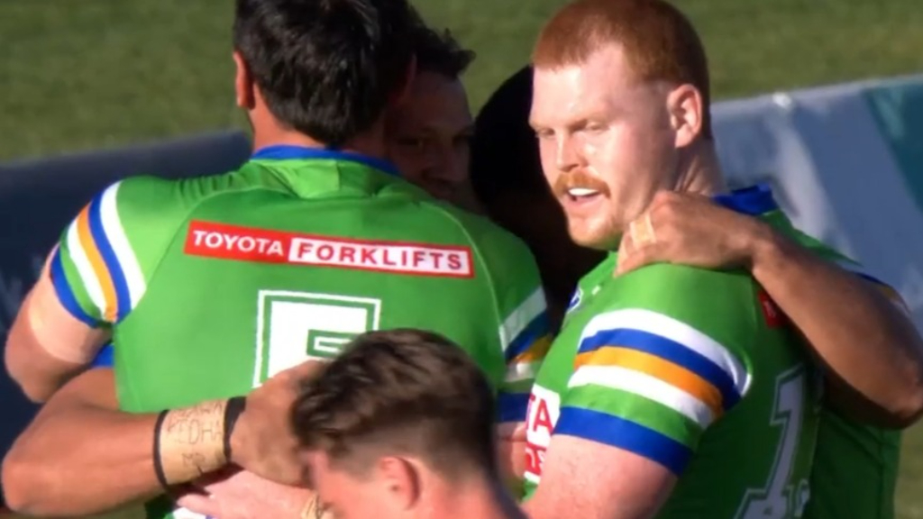 Kris flies for a try