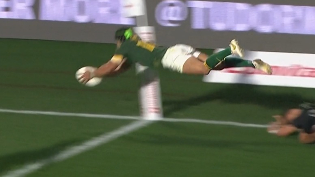 Flying Kolbe strikes for Springboks