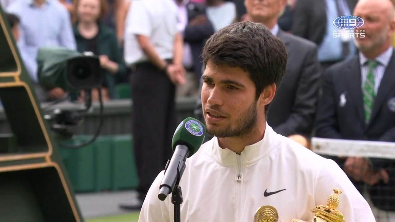 Alcaraz jokes with Djokovic in victory speech
