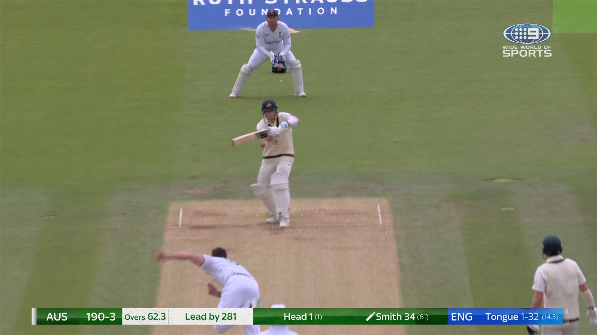 Bouncer ends Smith's stay