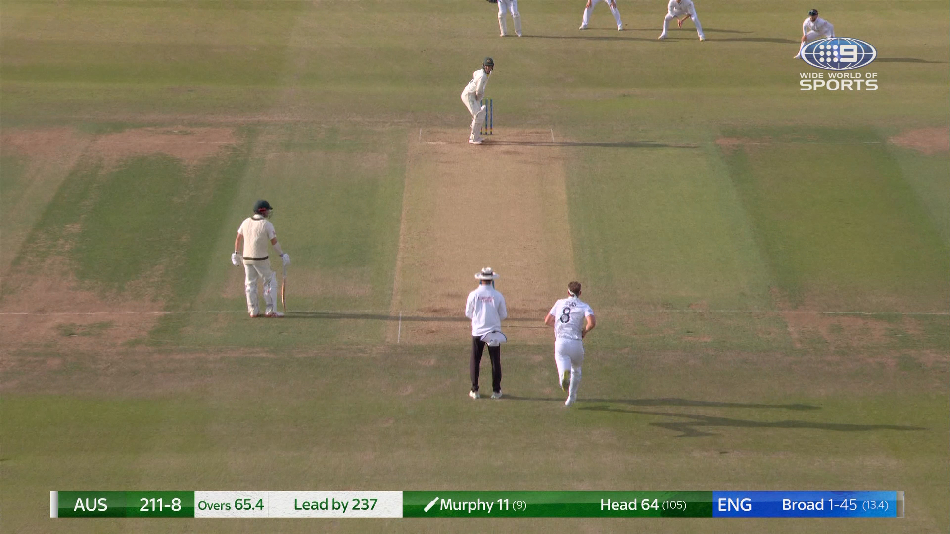 Broad traps Murphy lbw