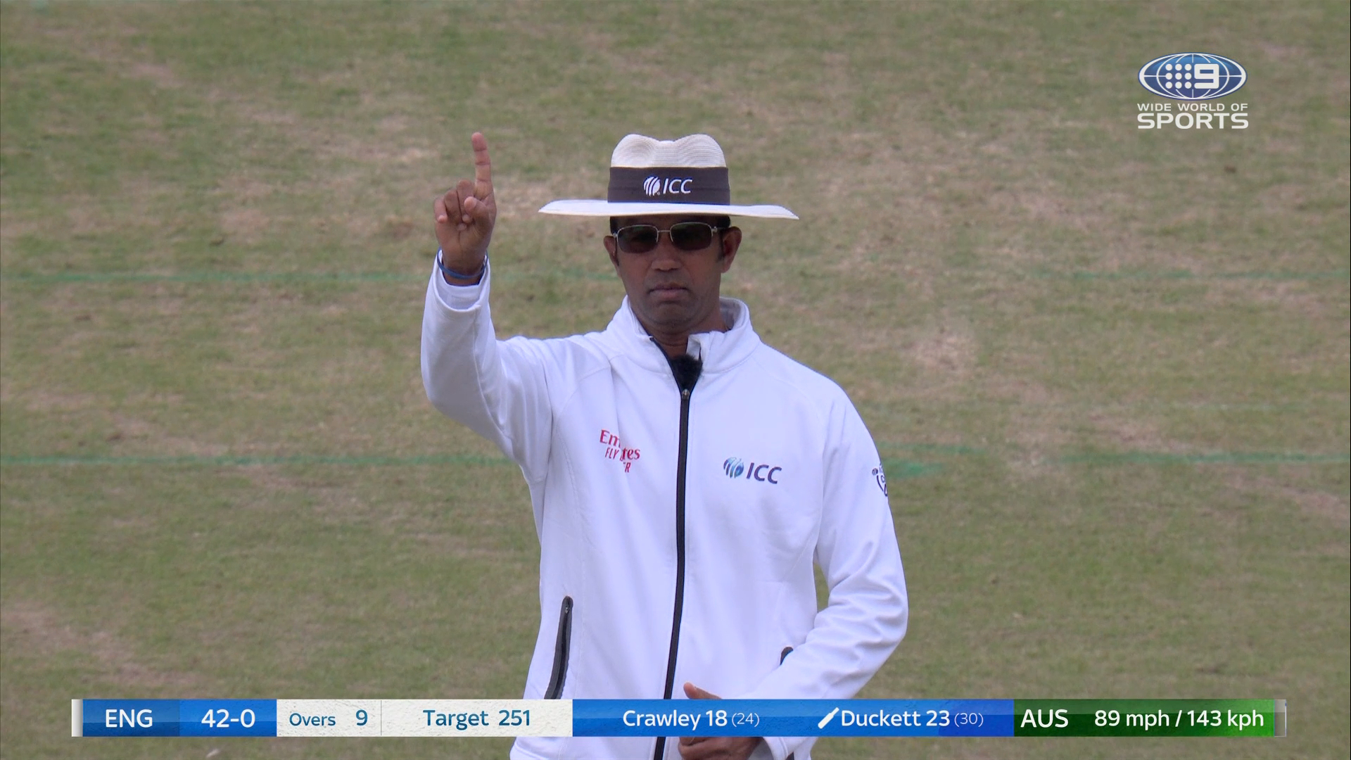 Starc traps Duckett lbw