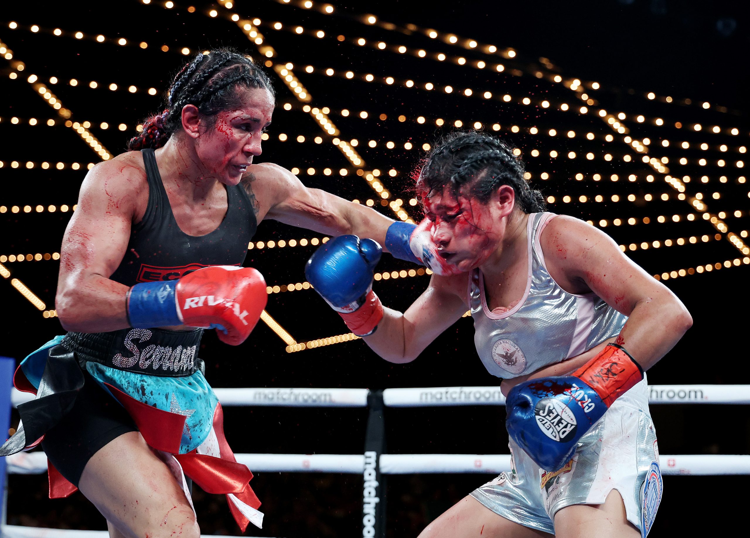 Amanda Serrano punches Erika Cruz at Madison Square Garden.