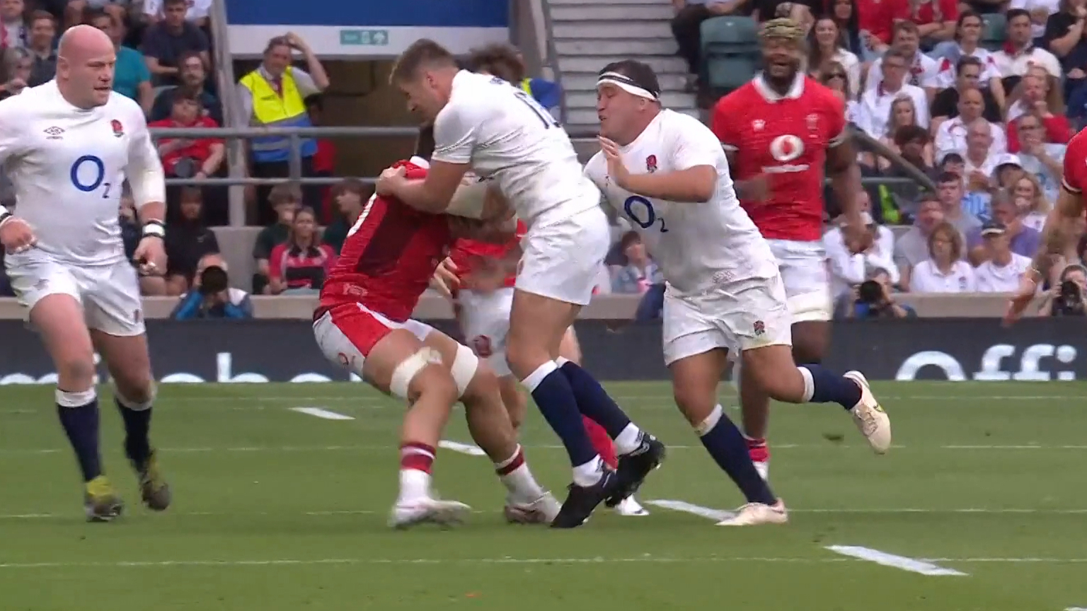 Rugby experts weigh in on Owen Farrell tackle debacle