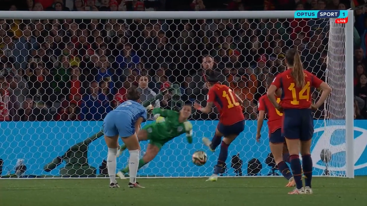 Earps makes heroic save