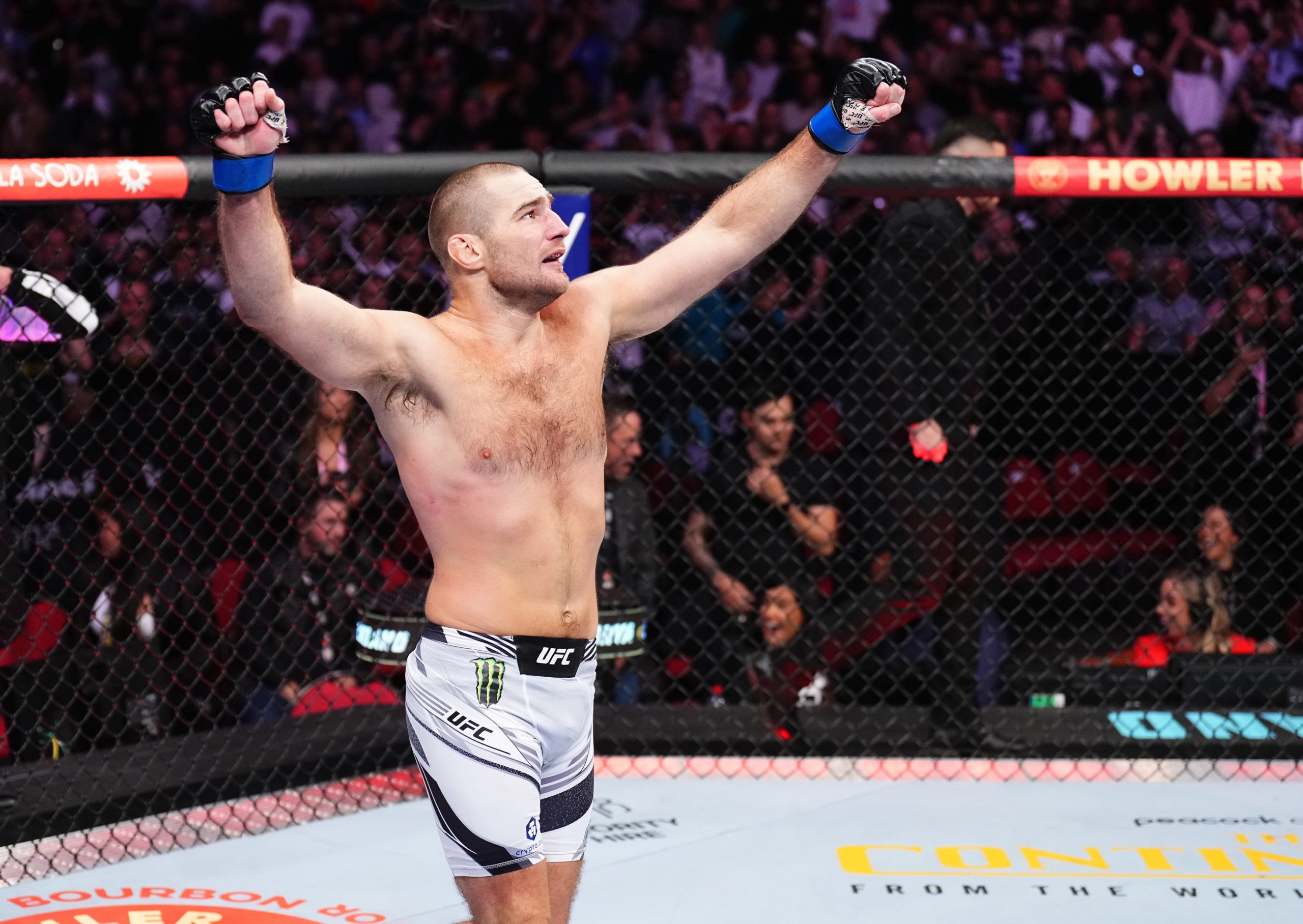 SYDNEY, AUSTRALIA - SEPTEMBER 10: in their middleweight championship fight during the UFC 293 event at Qudos Bank Arena on September 10, 2023 in Sydney, Australia. (Photo by Chris Unger/Zuffa LLC)