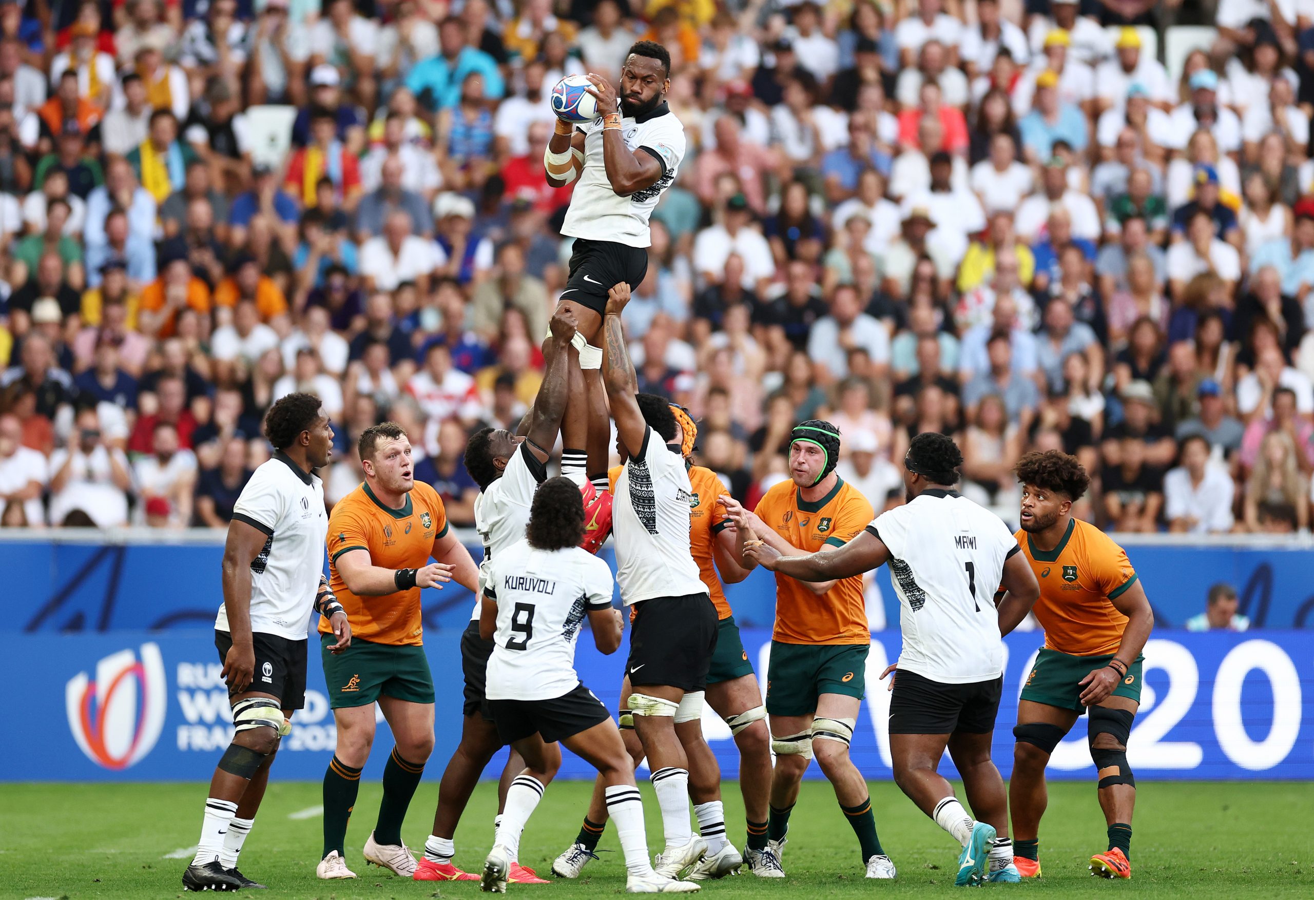 Lekima Tagitagivalu of Fiji wins the line out.