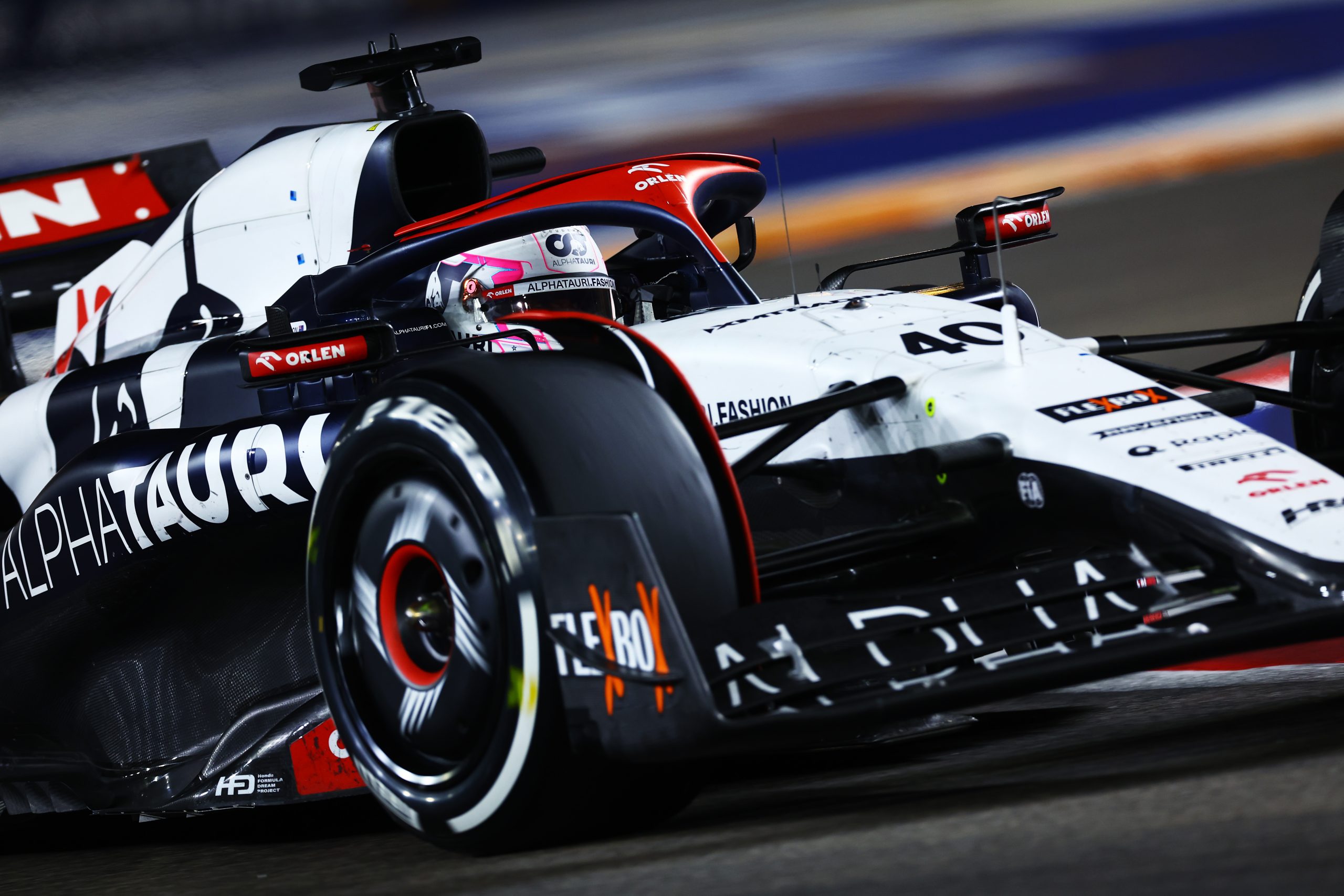 Liam Lawson of New Zealand driving the (40) Scuderia AlphaTauri AT04 on track during the F1 Grand Prix of Singapore at Marina Bay Street Circuit on September 17, 2023 in Singapore, Singapore. (Photo by Mark Thompson/Getty Images)