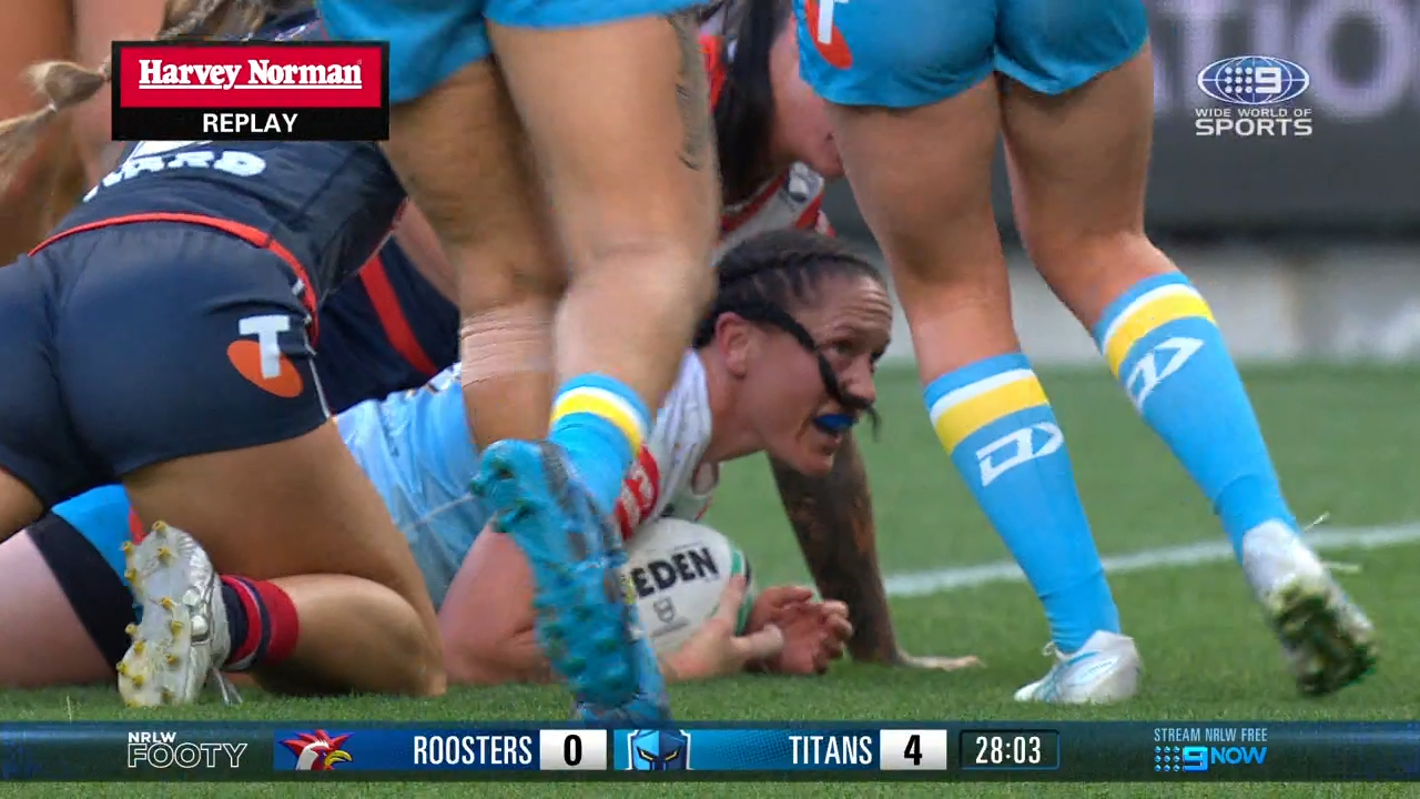 Titans hooker fools Roosters defence 