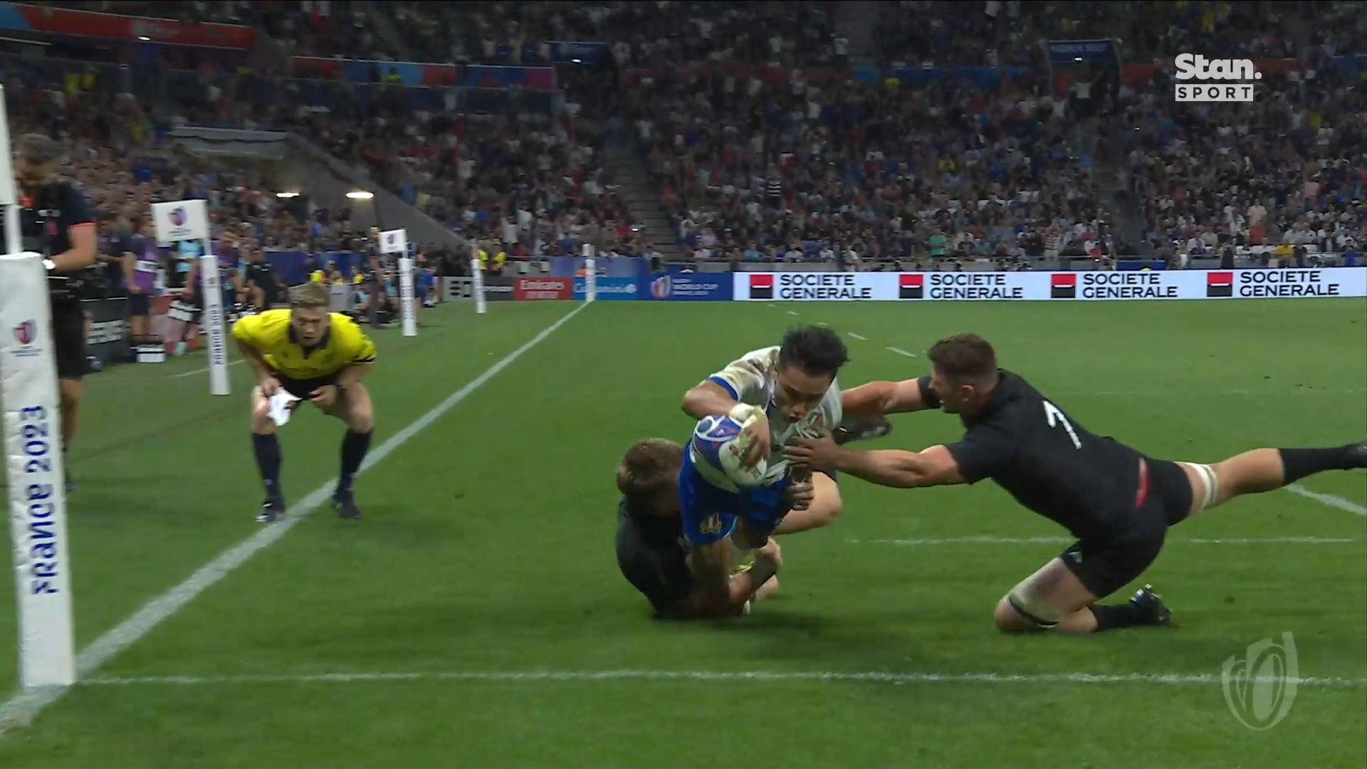 Italy finally score first try against All Blacks