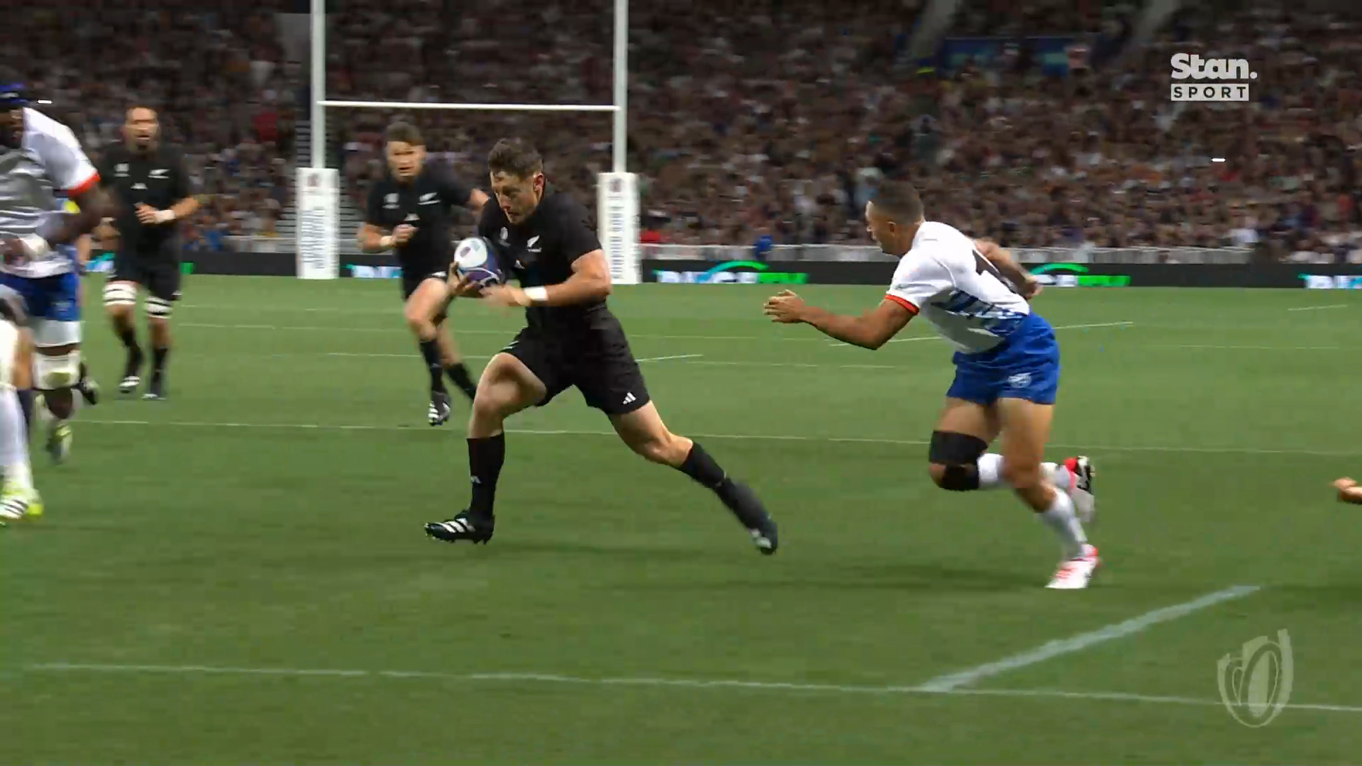 Cam Roigard scores stellar first All Blacks try 