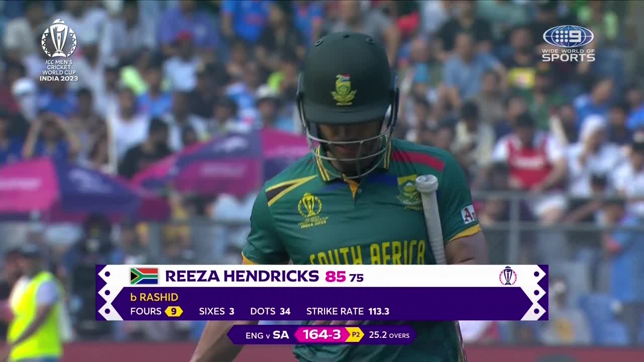 Rashid rids of Reeza for second big wicket