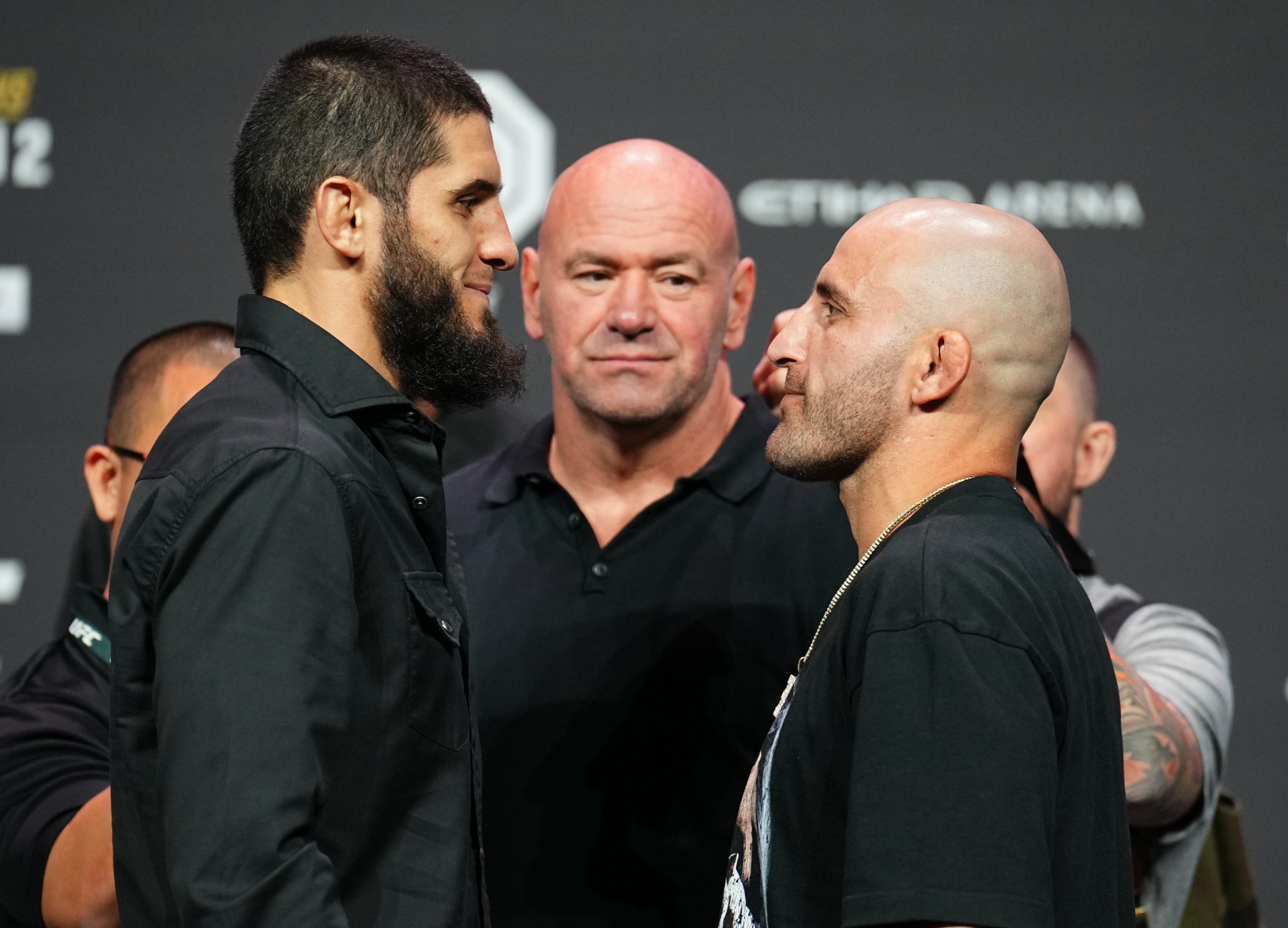 Islam Makhachev (left) and Alexander Volkanovski face off.