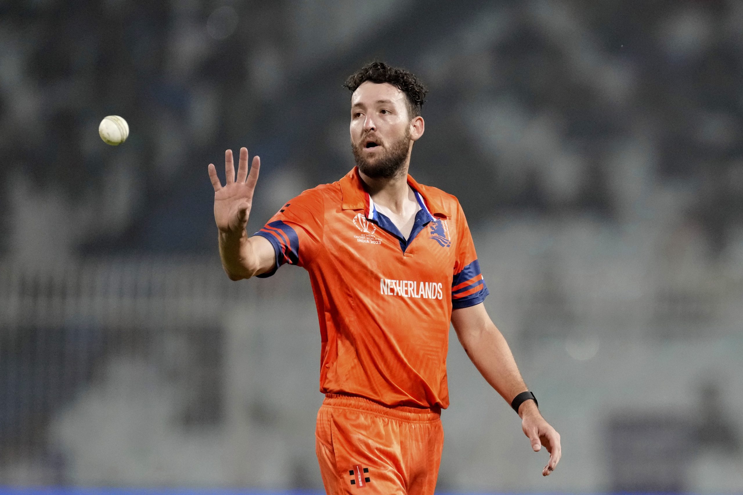 Netherlands' Paul van Meekeren prepares to bowl his next delivery during the ICC Men's Cricket World Cup match between Bangladesh and Netherlands in Kolkata, India, Saturday, Oct. 28, 2023. (AP Photo/Bikas Das)