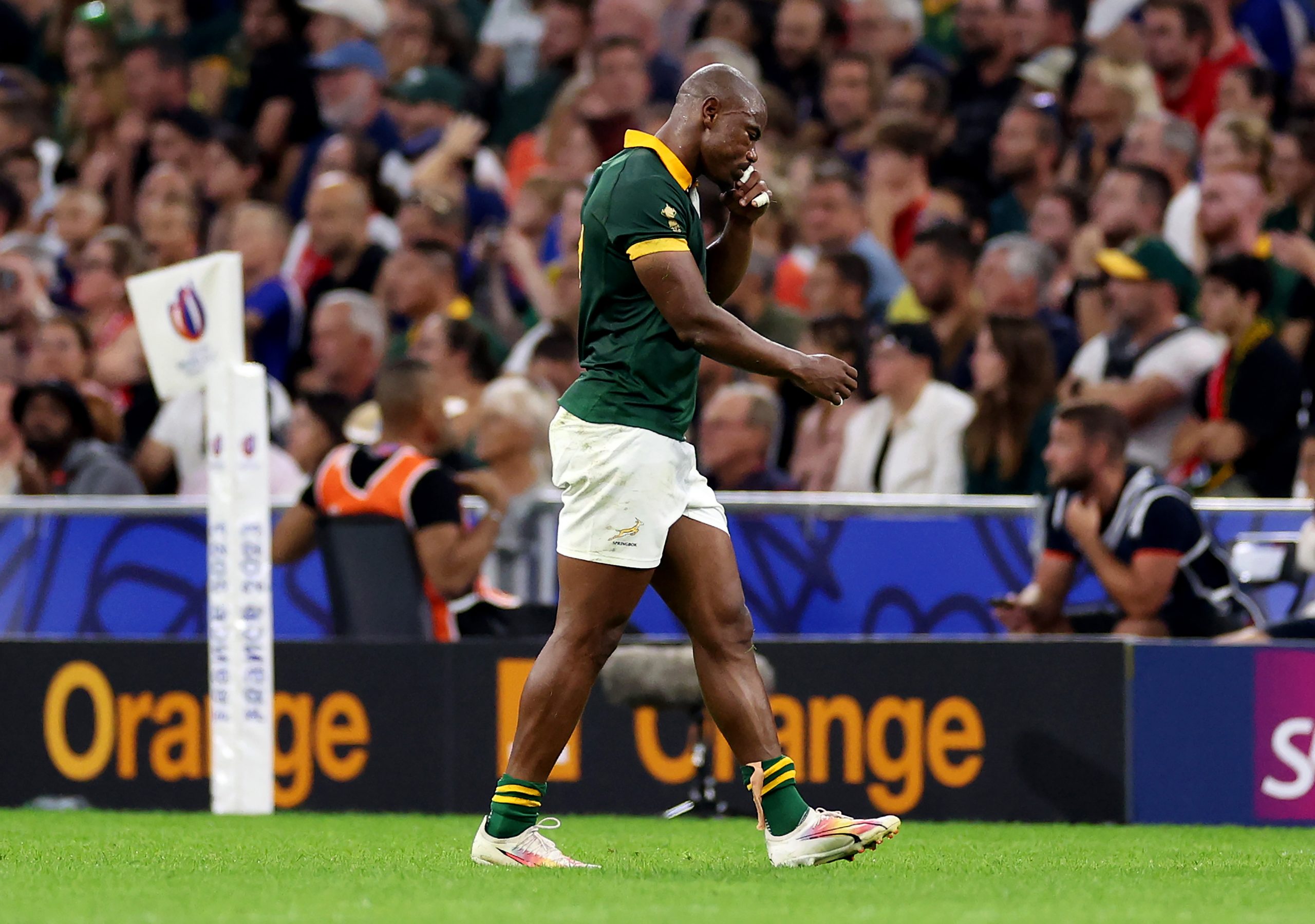 Makazole Mapimpi walks from the field after suffering a broken eye socket.