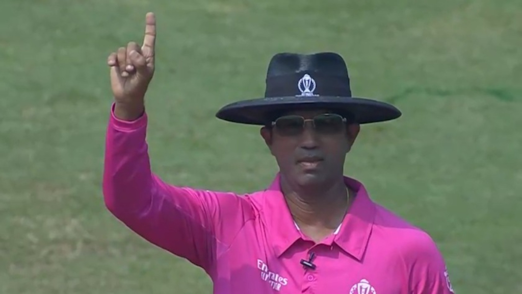 De Kock dismissed on second ball