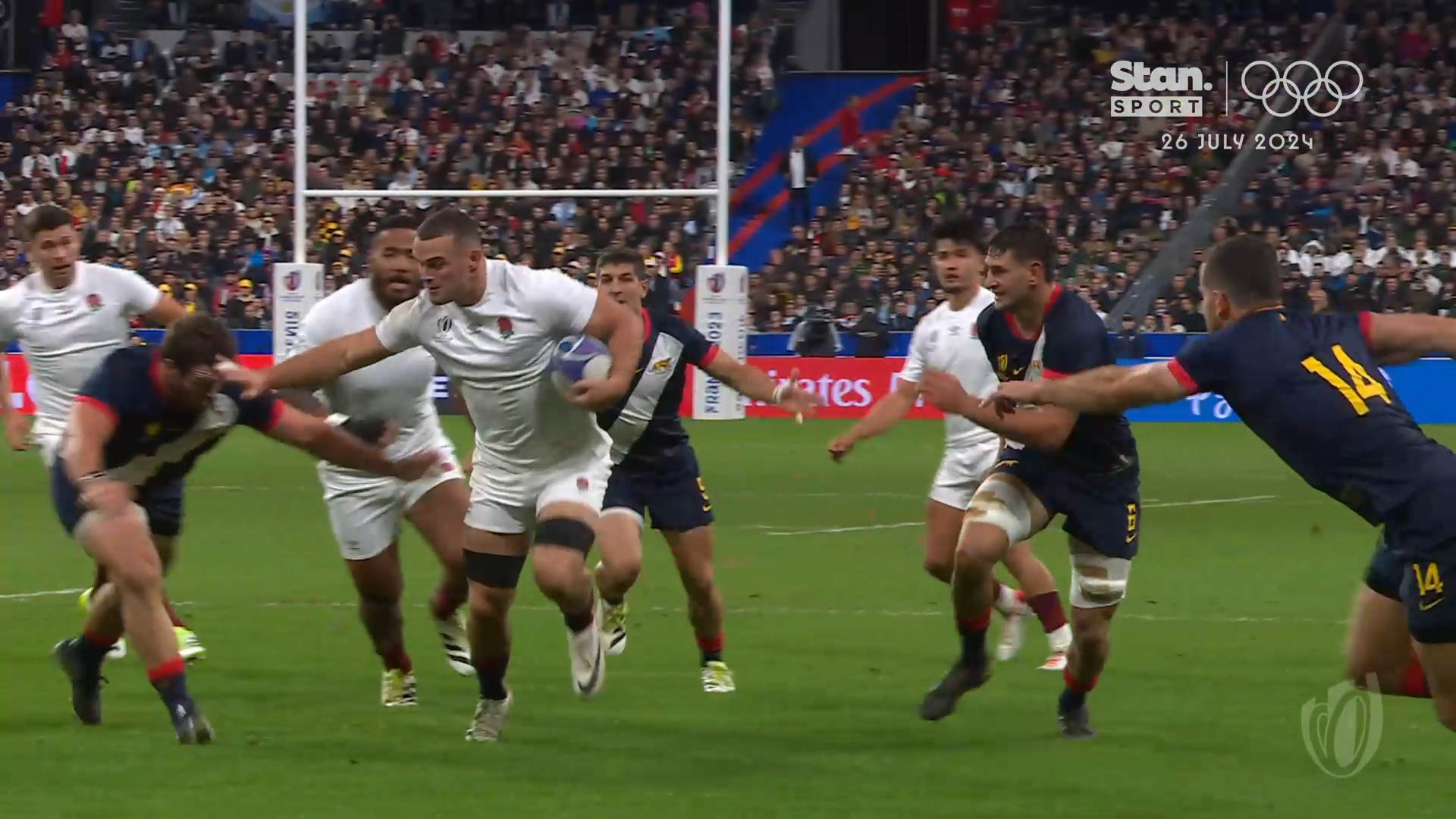 Earl scores first Test try