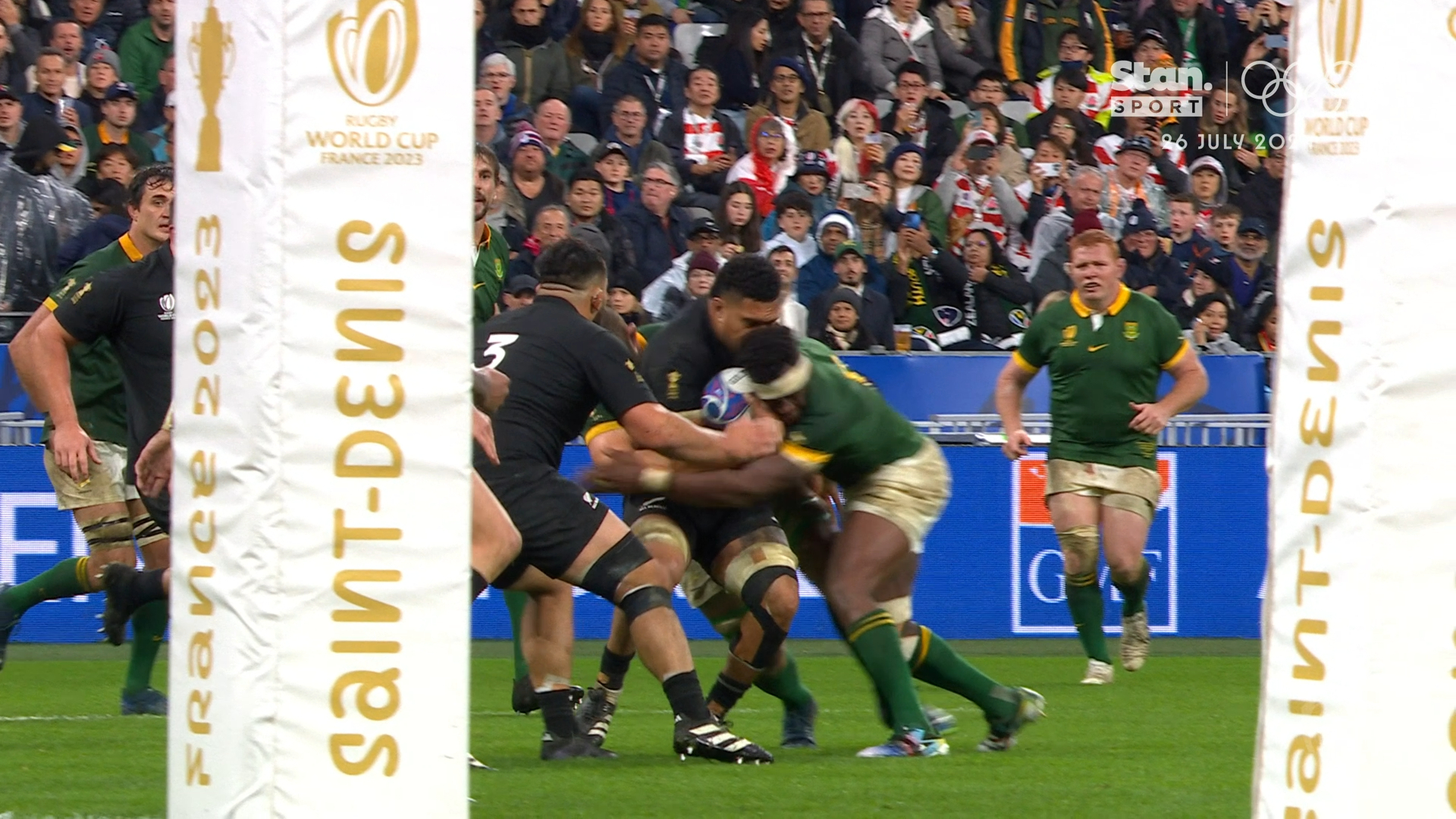 Moment Springboks captain Kolisi cops yellow card