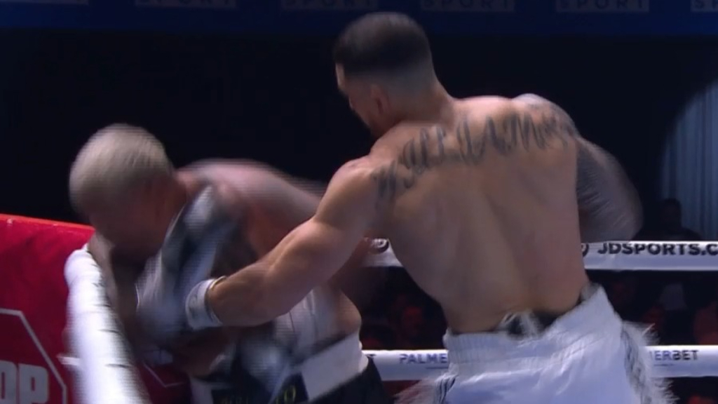 SBW, Hunt trade first round blows 