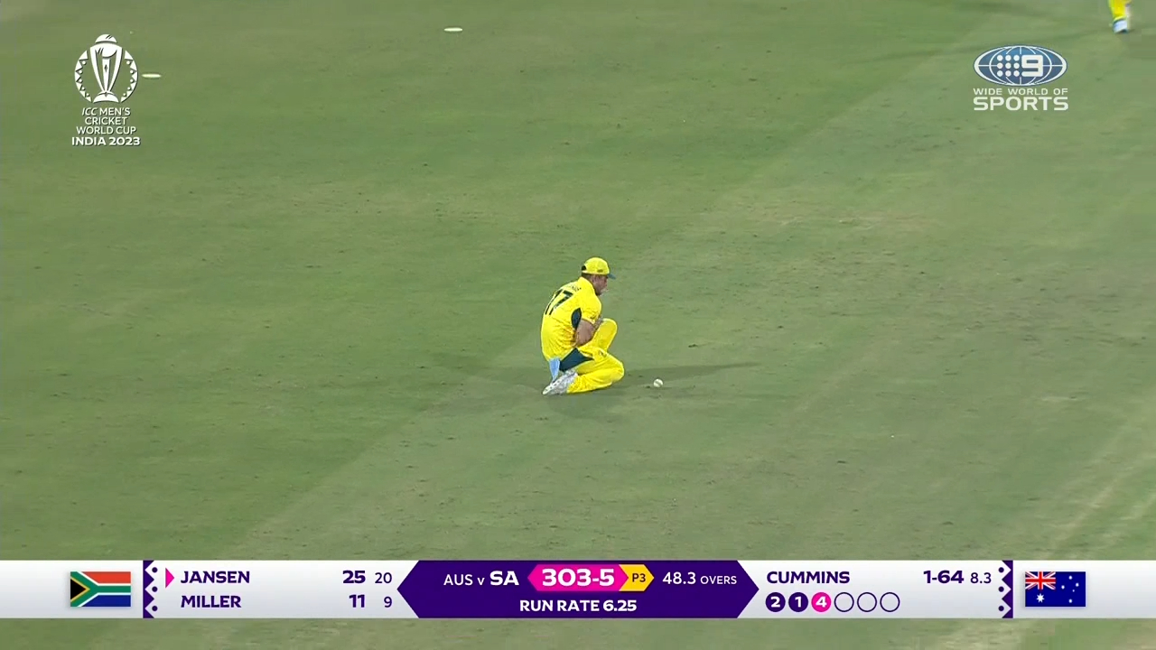 Stoinis adds to Aussies woes after dropping sitter