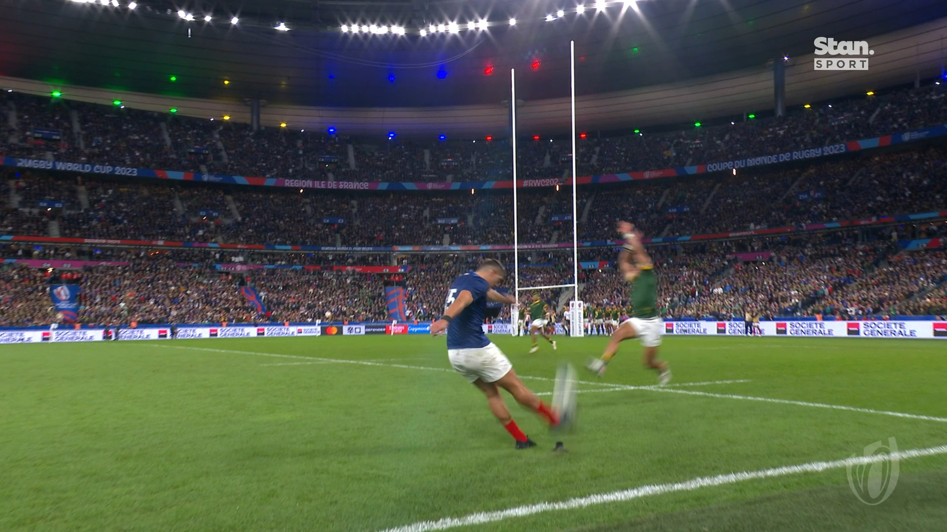 Cheslin Kolbe stops conversion with epic charge-down