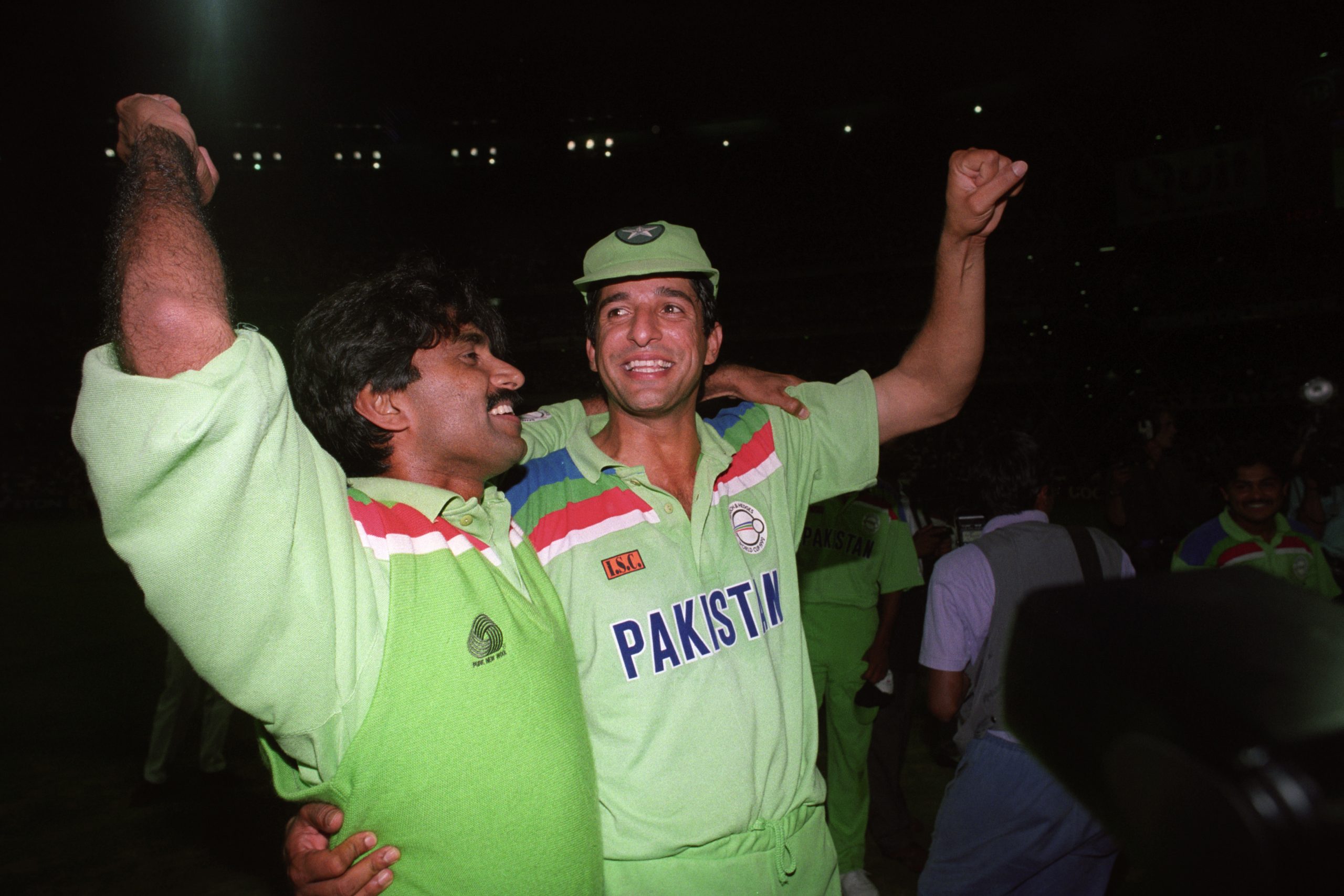 Pakistan's Javed Miandad (l) and Wasim Akram (r) celebrate winning the World Cup.