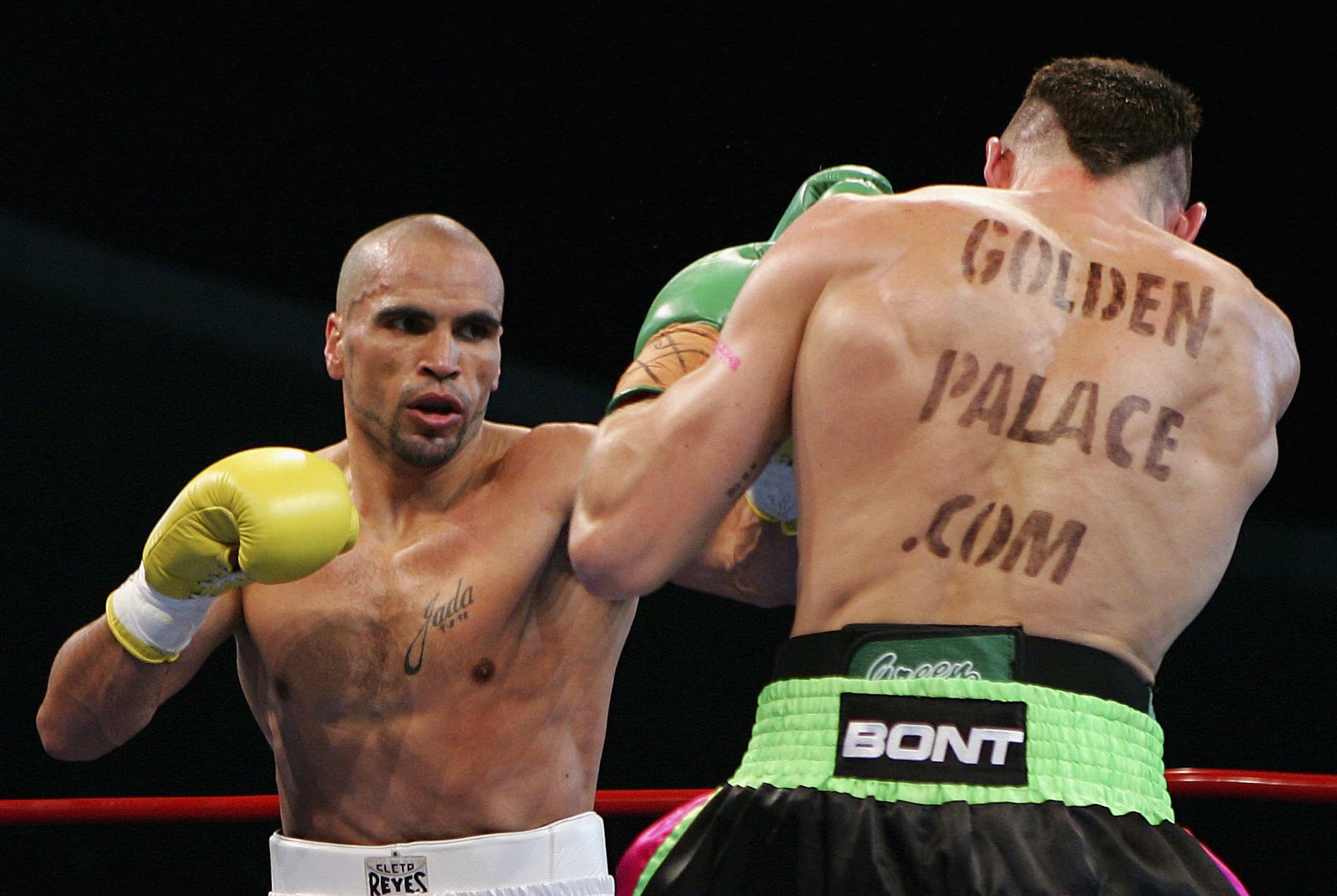 Anthony Mundine taking on Danny Green in 2006.