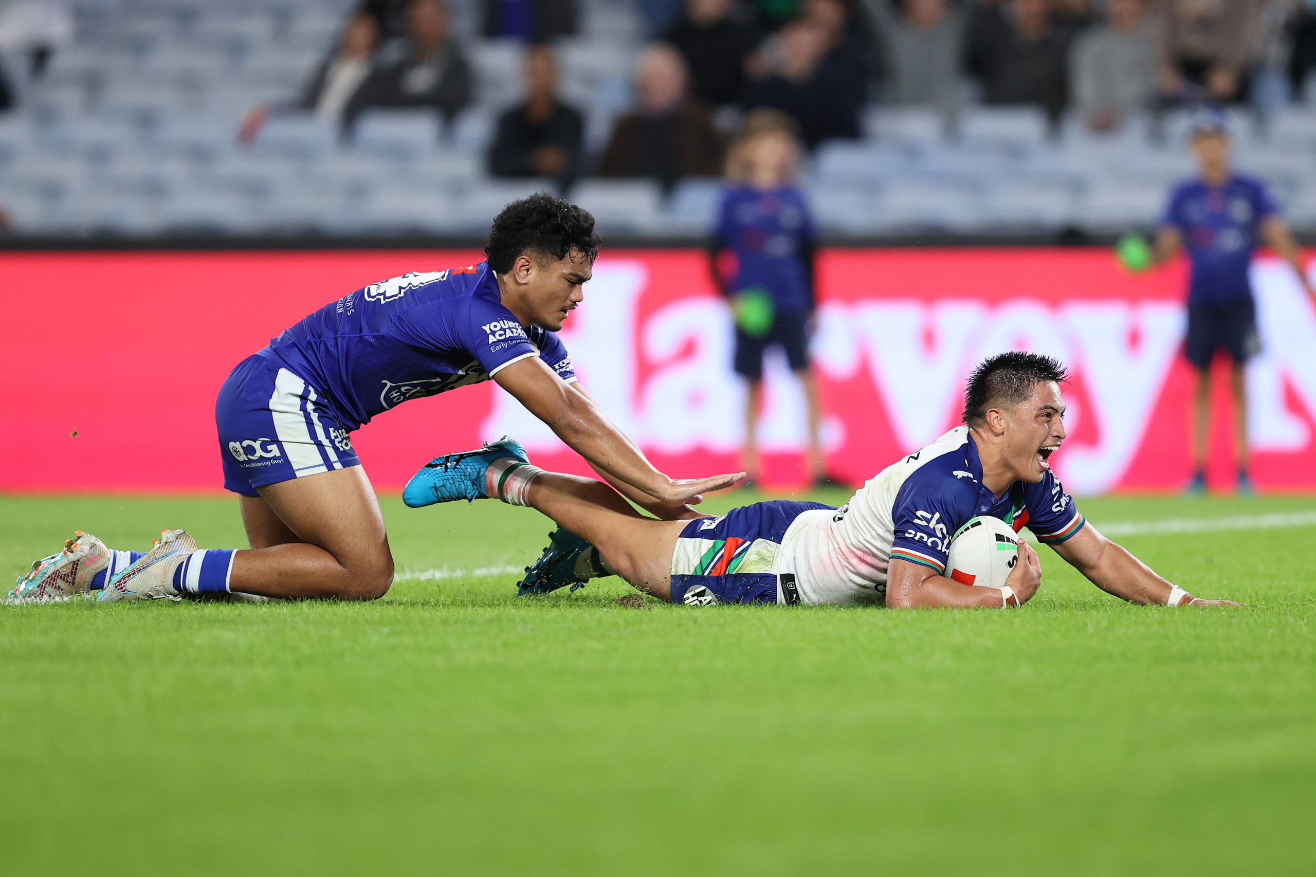 Ronald Volkman of the Warriors scores a try during the round 11 NRL match between Canterbury Bulldogs and New Zealand Warriors at Accor Stadium on May 12, 2023 in Sydney, Australia. (Photo by Brendon Thorne/Getty Images)