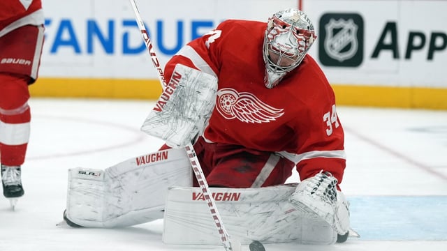 Lyon makes 29 saves in 3rd career shutout and Copp scores his 100th goal as Red Wings top Flyers 3-0