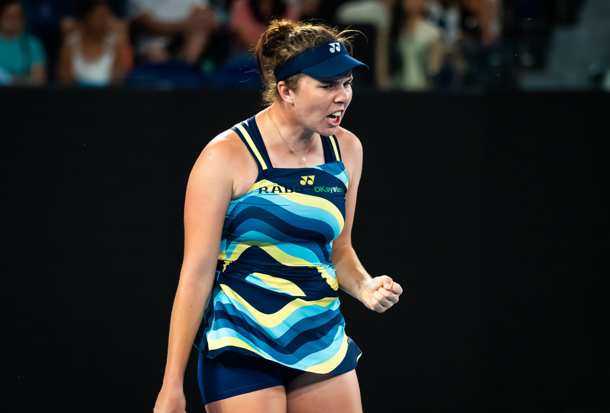 Linda Noskova in action against Iga Swiatek.