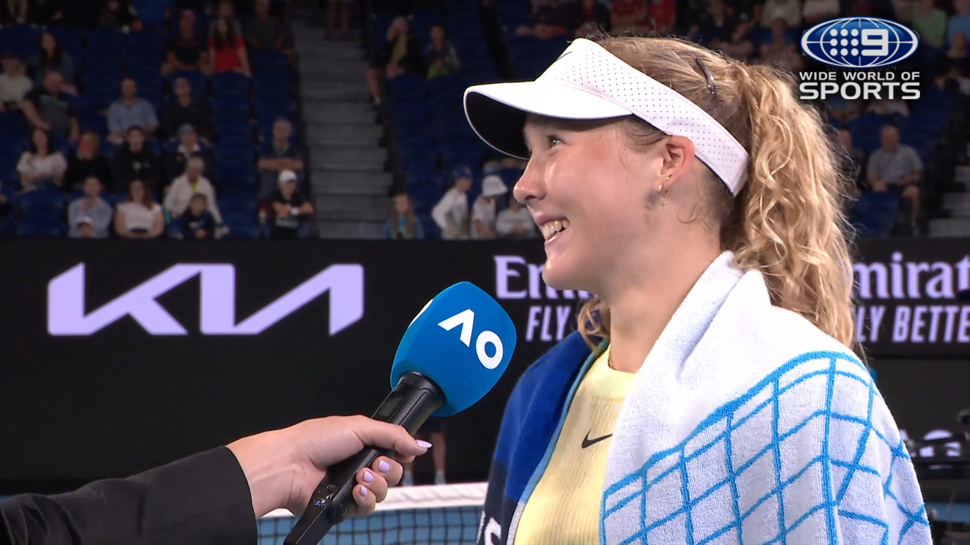 Humble teen has crowd in stitches