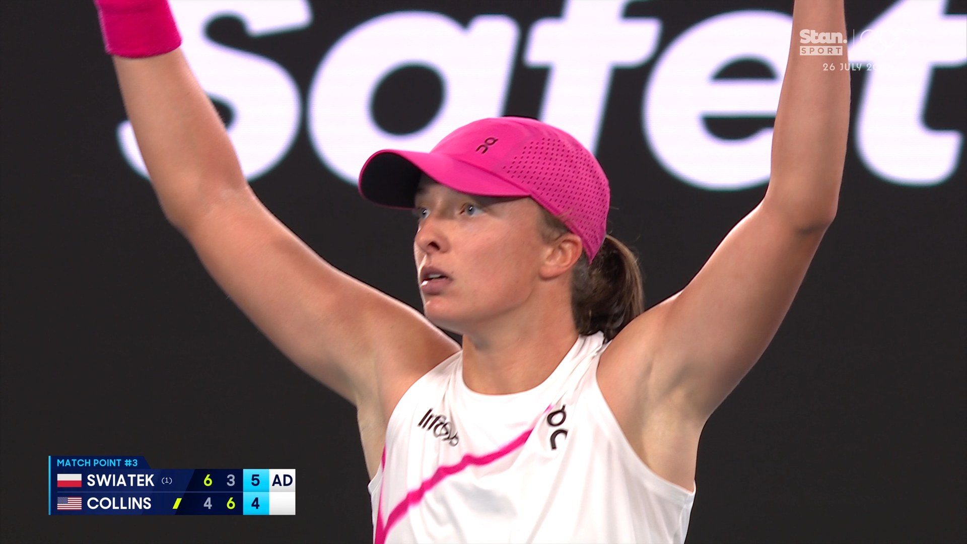 Swiatek survives almighty scare