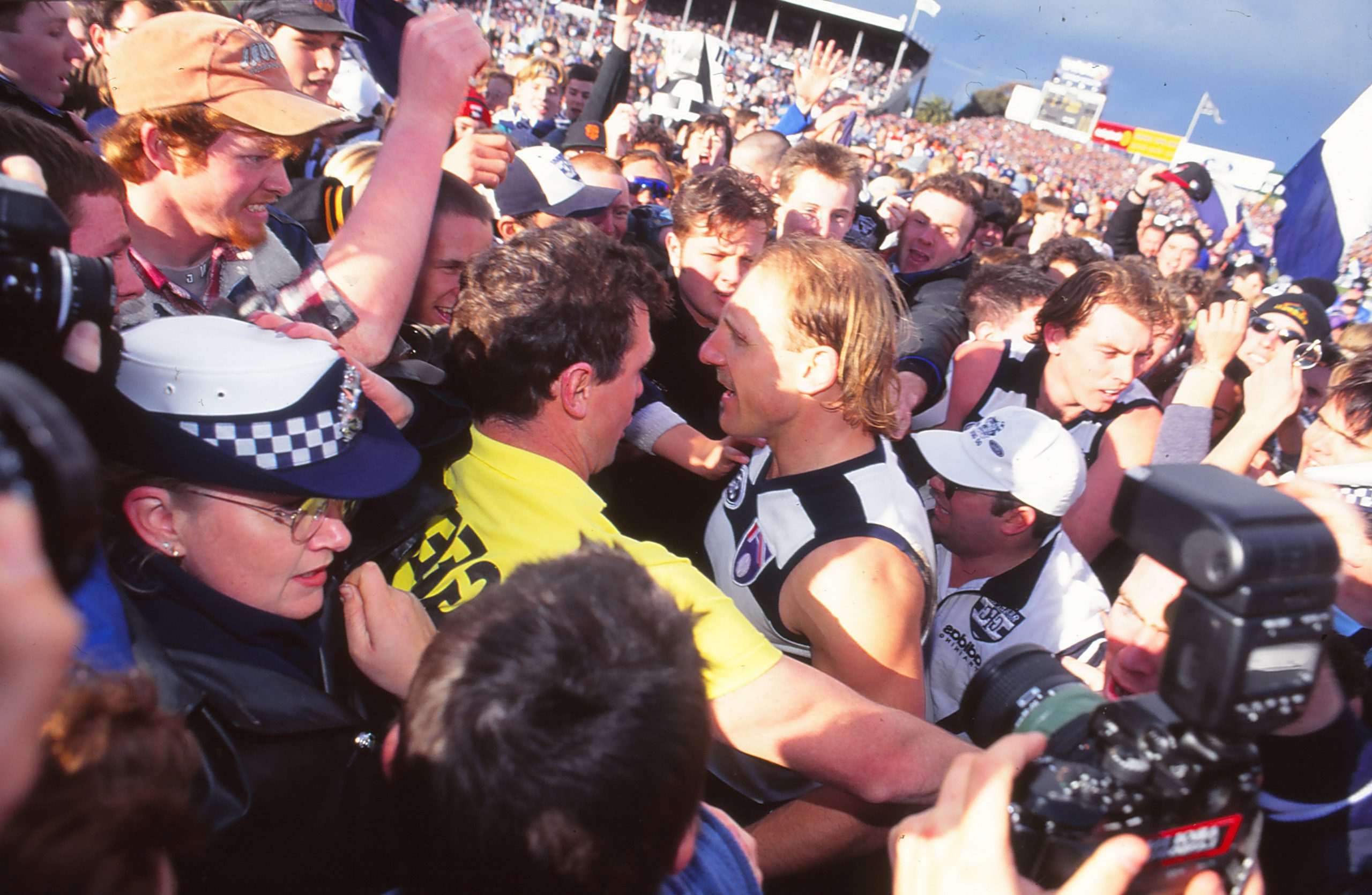 Gary Ablett kicked over 100 goals in 1995, his third consecutive season to achieve the feat. He kicked goal 100 against the Swans.