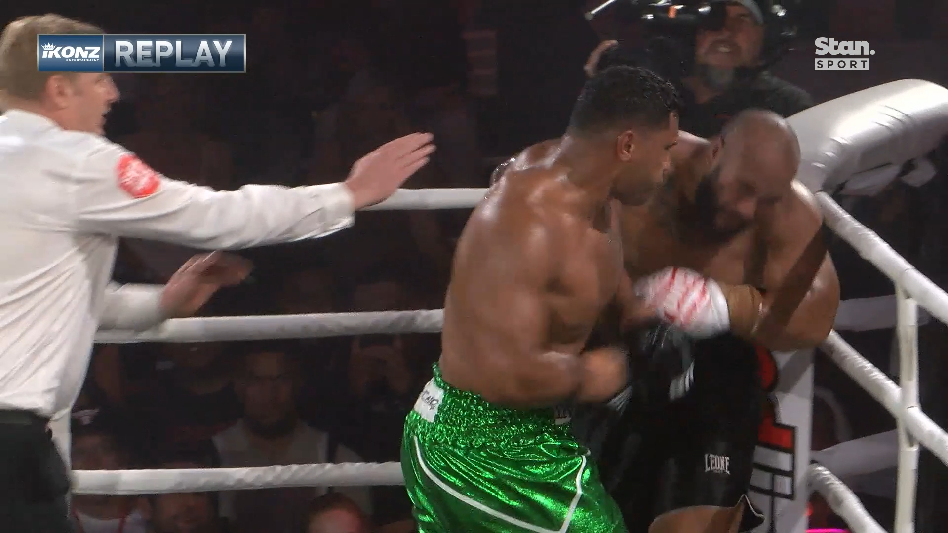 Pangai Junior finishes Sa'u in brutal finish