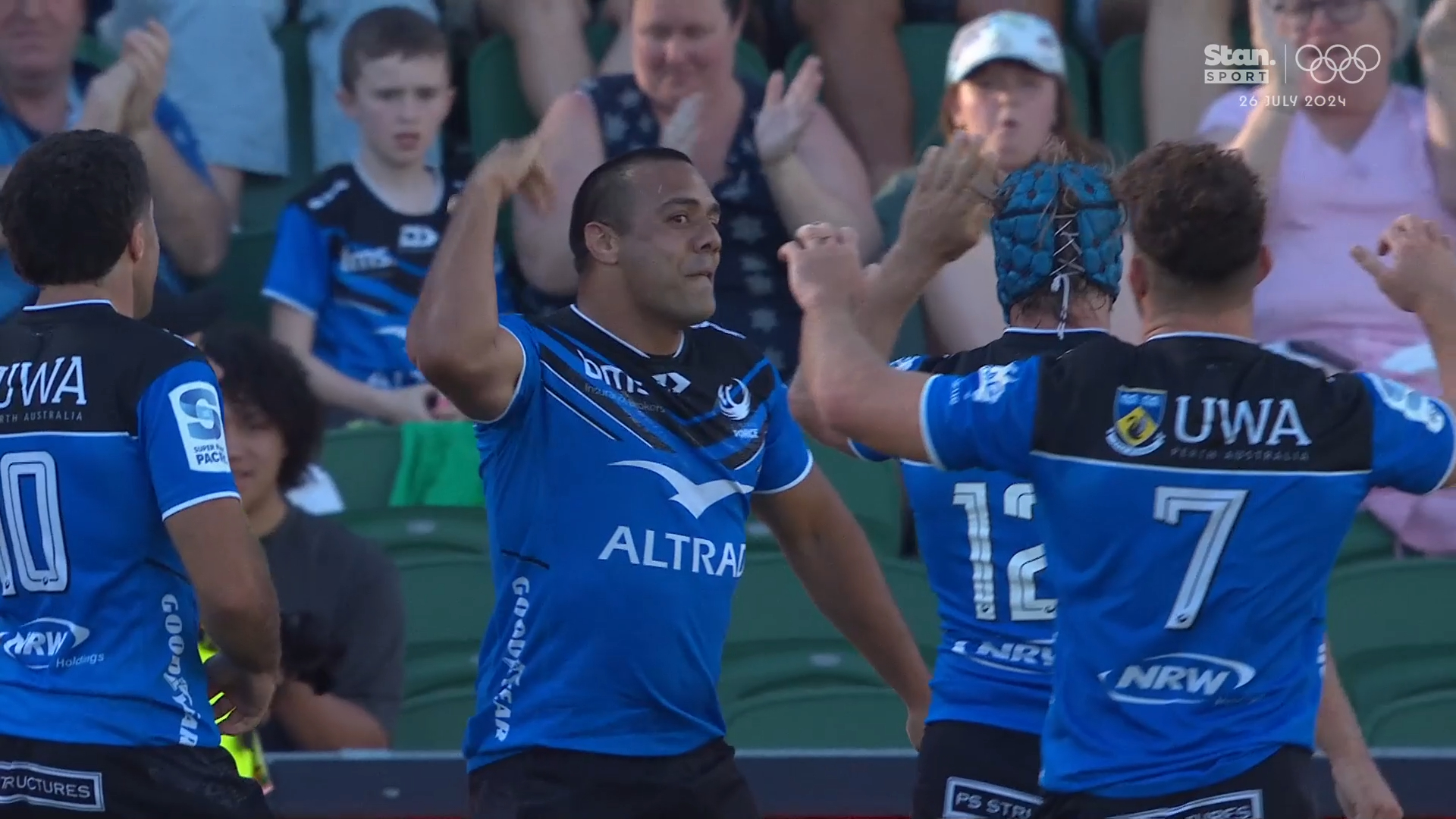 Force stun high flying Reds