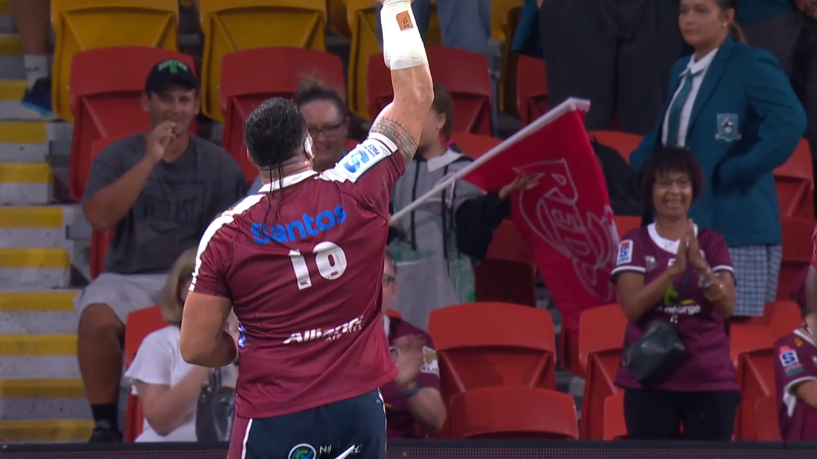 Heroic Reds withstand 23 phases