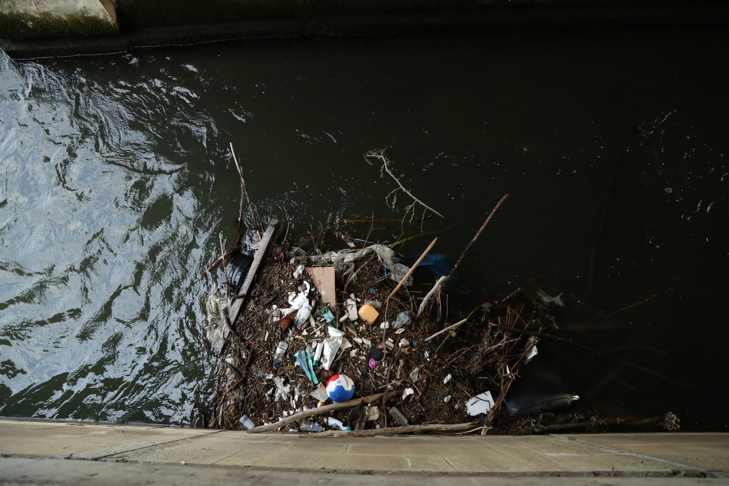 River Seine prepares for 2024 Paris Olympics with 1.4 billion euro clean-up work. (Getty Images.)