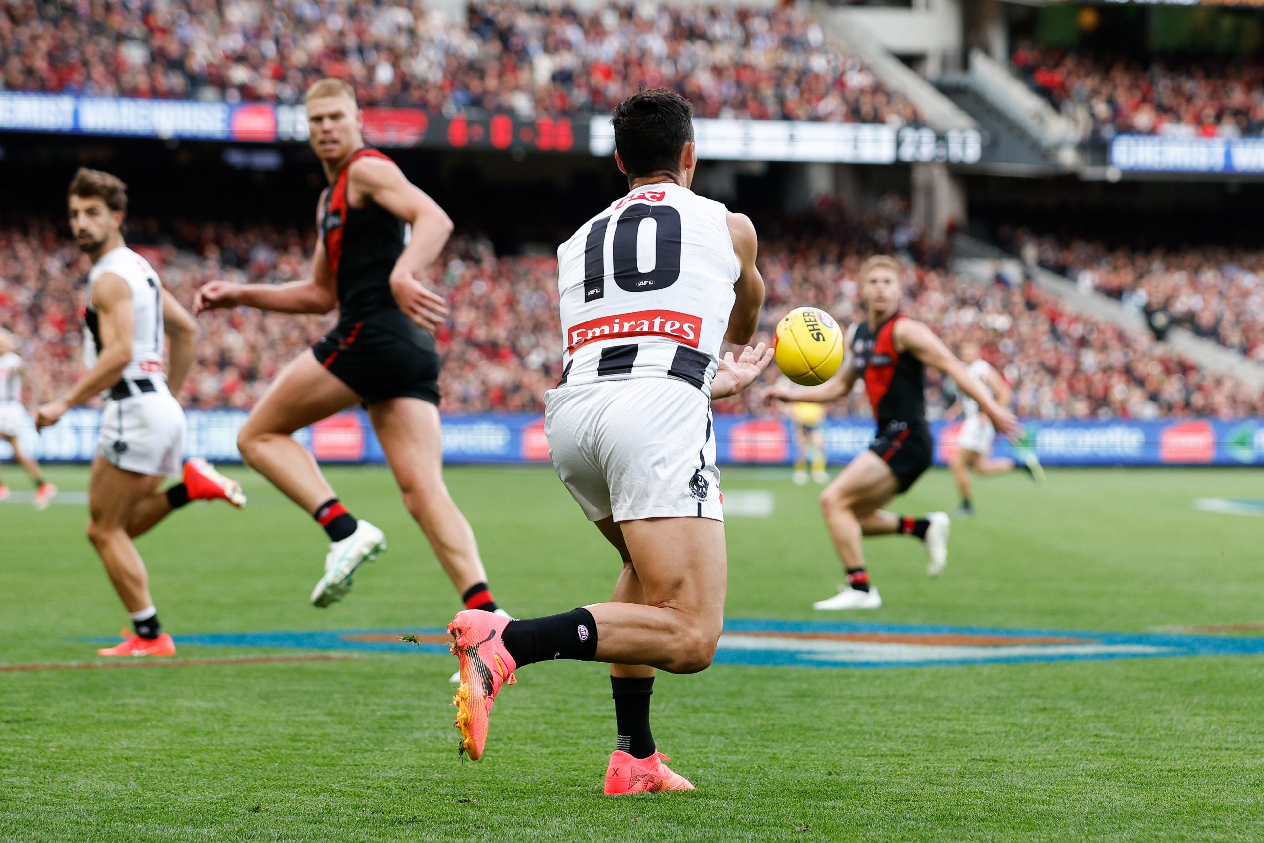 Pendlebury's 10,0000th disposal.