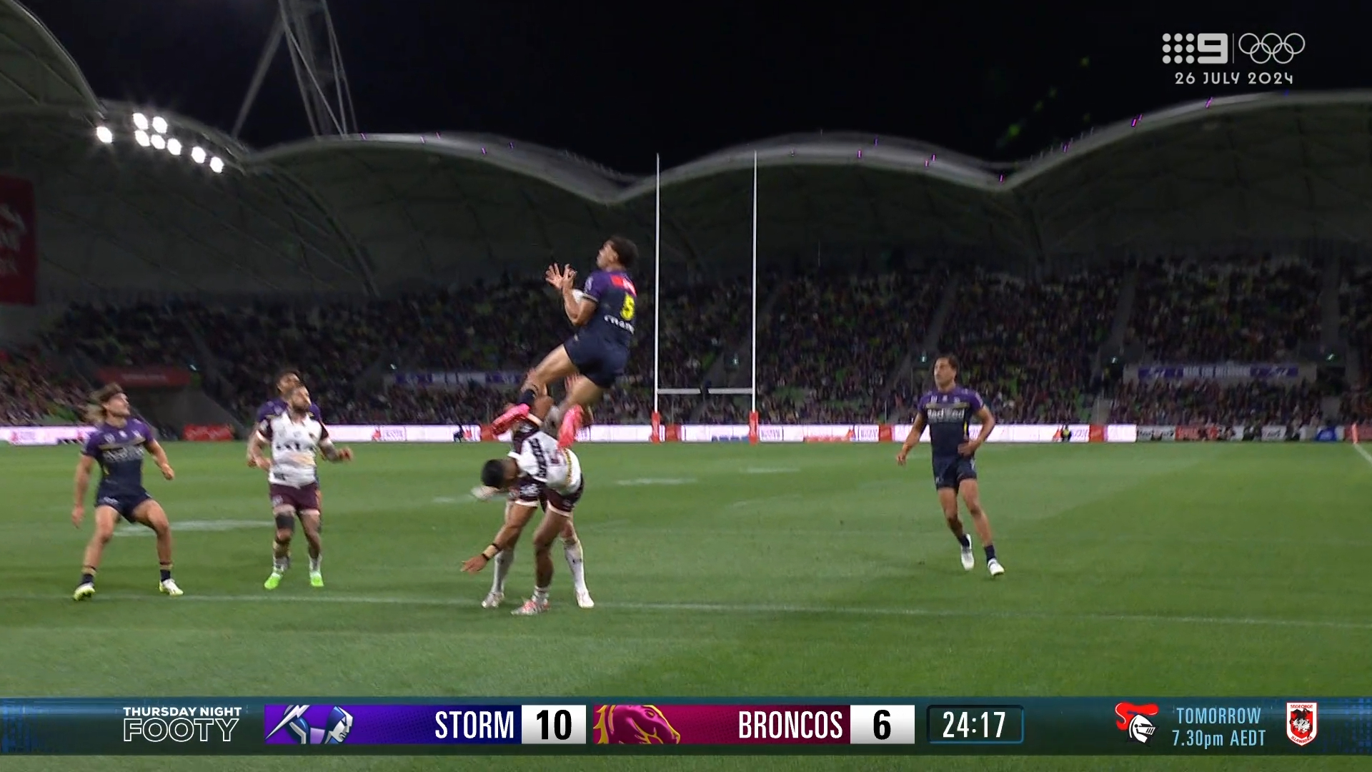 Coates 'owns the airspace' with epic try